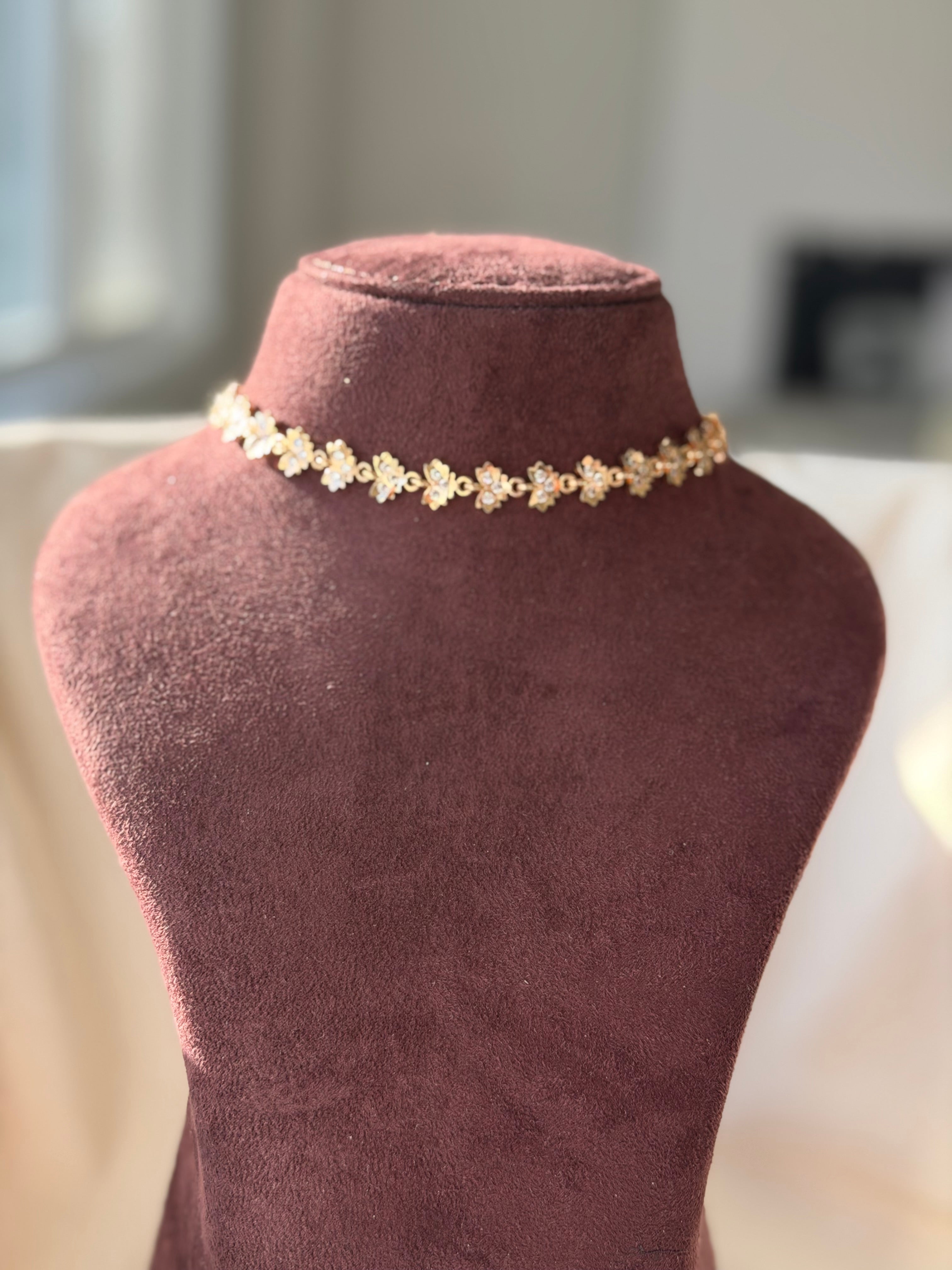 Traditional Impoun Choker White Stone- IM05