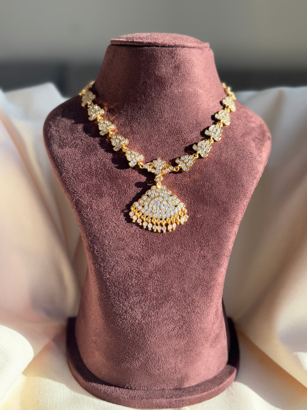 Mathu - Impoun Attigai - White Stone