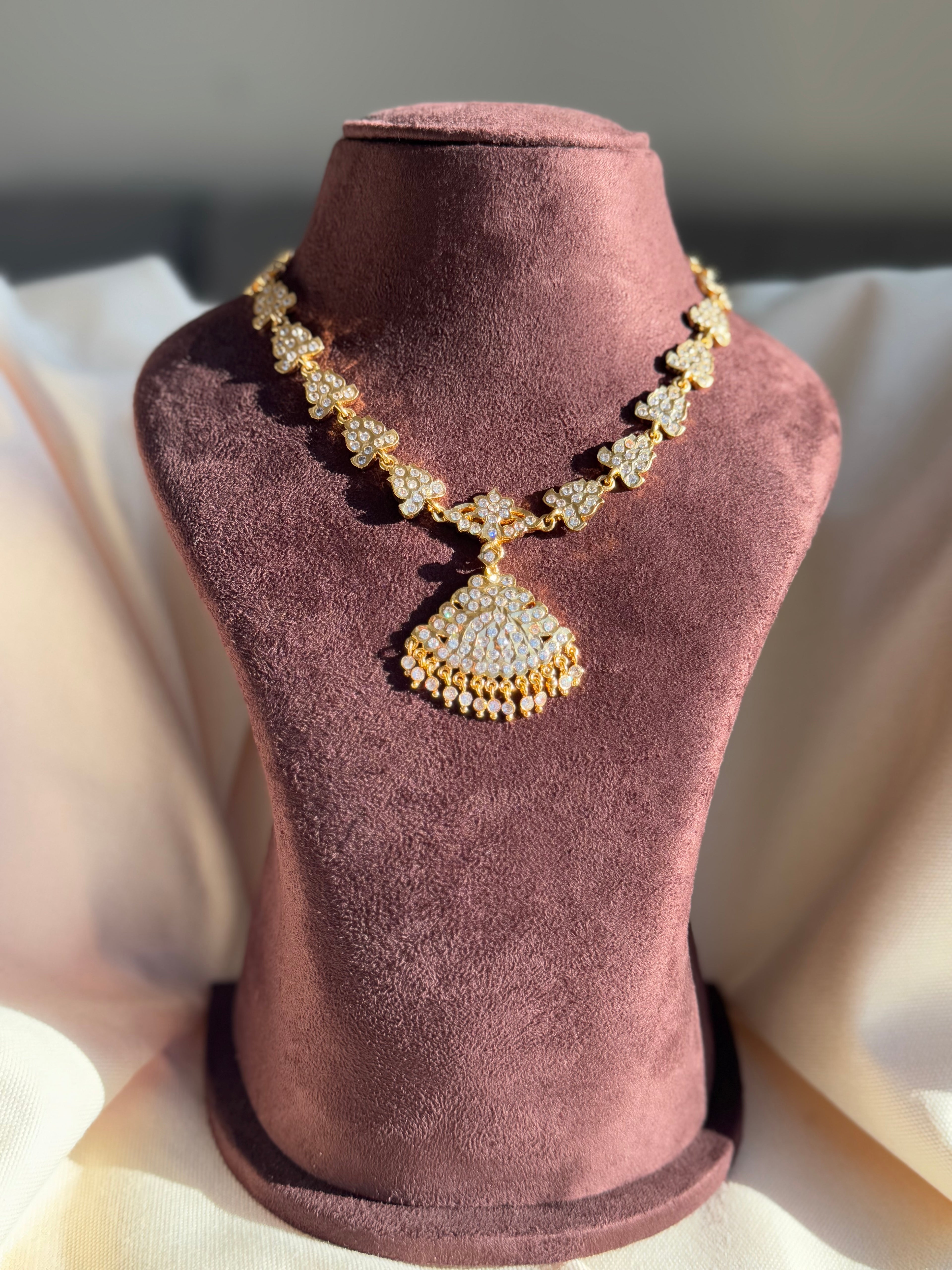 Mathu- Impoun Necklace