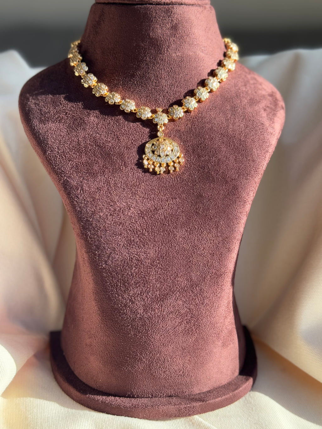 Niro (Goldplated Impoun Attigai)