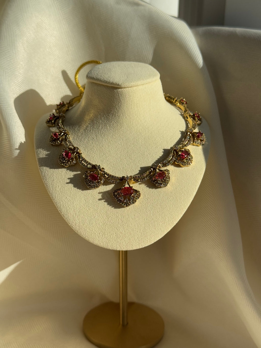 Diamond Uncut Necklace Set - Red