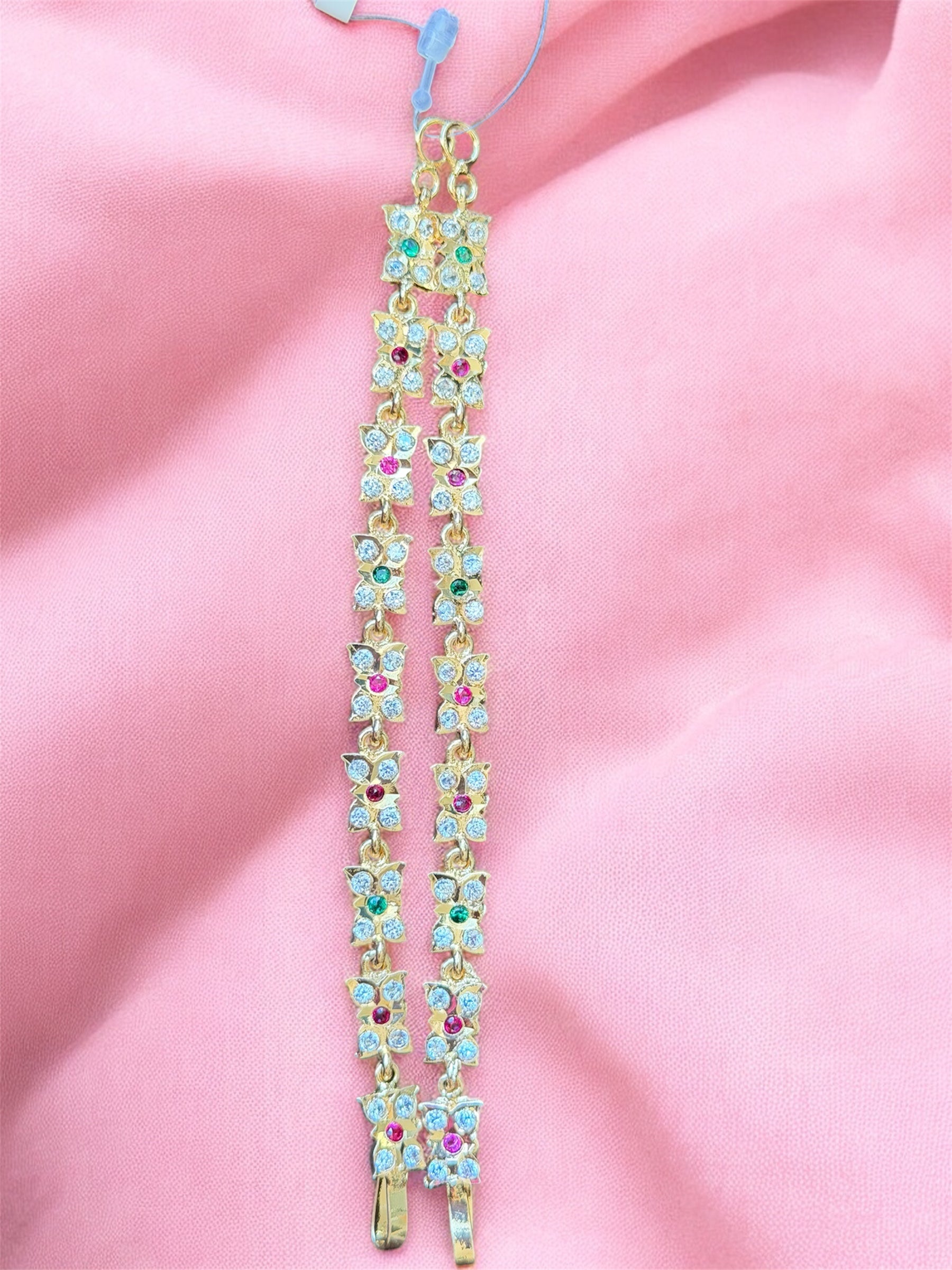 Multi Stone Ear Mattle
