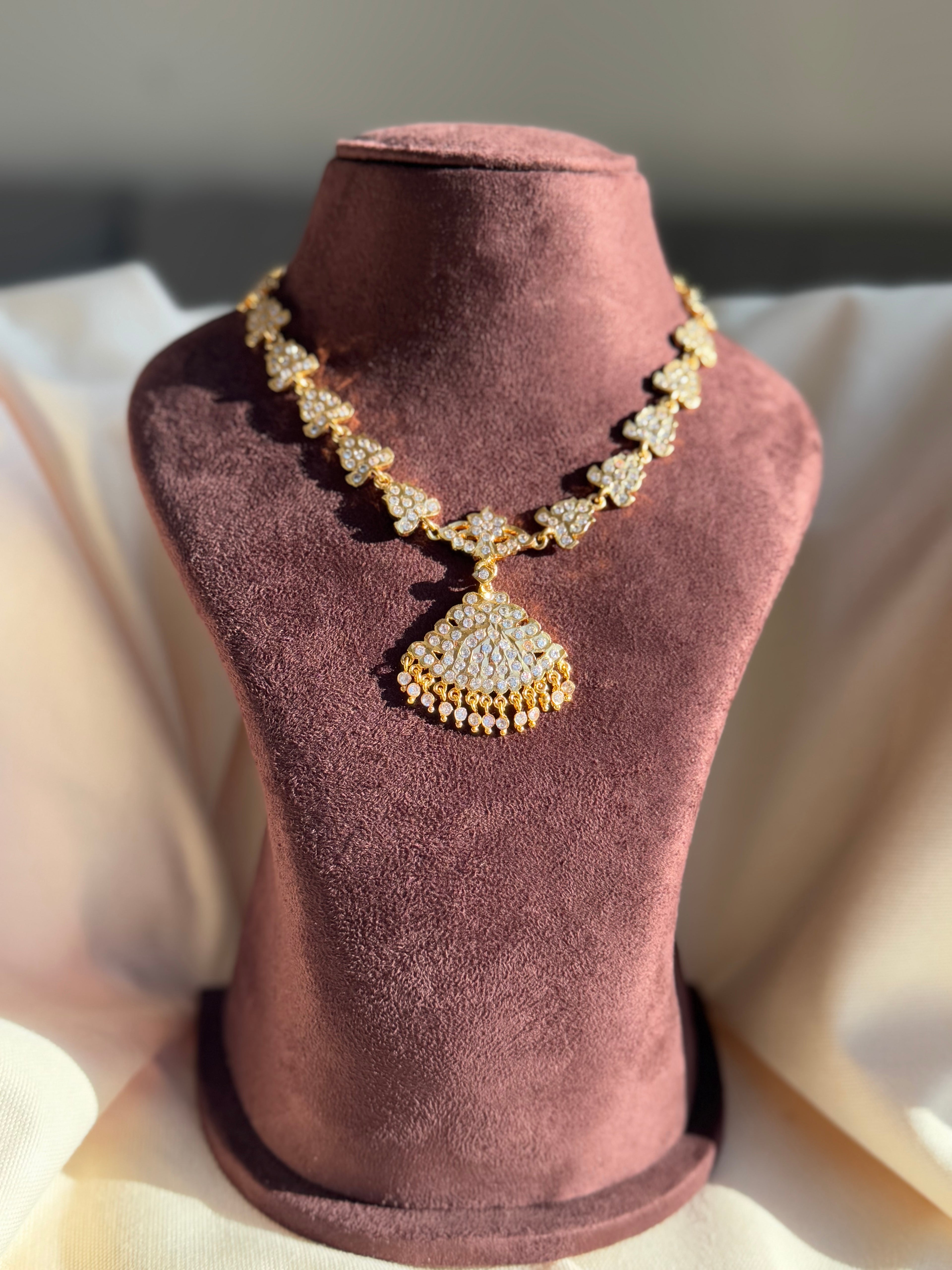 Mathu- Impoun Necklace