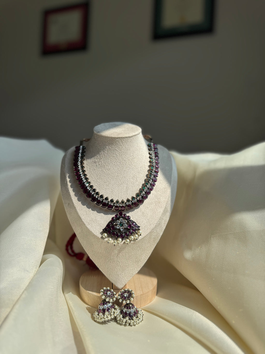 Precious Black Stone Kemp Short Necklace