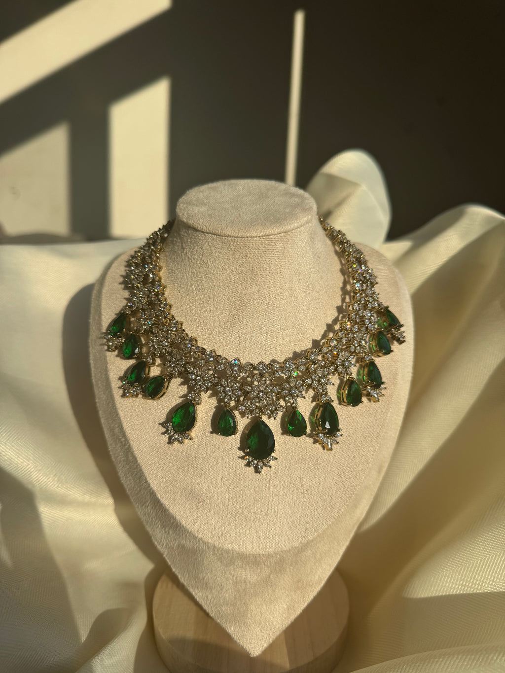 Bridal Floral Ad Necklace set