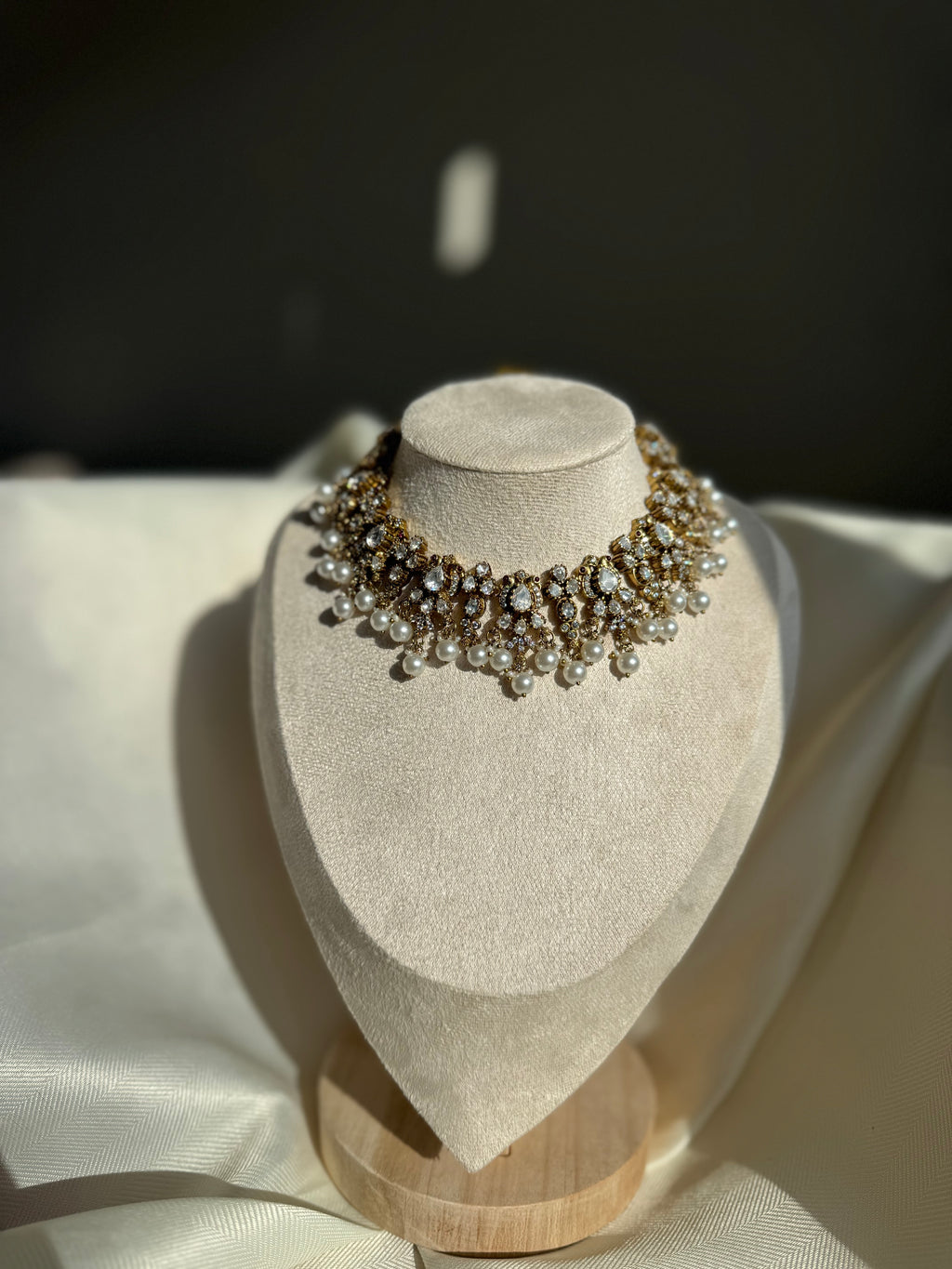 Ashvi -Victorian Stone Short Necklace Set - White