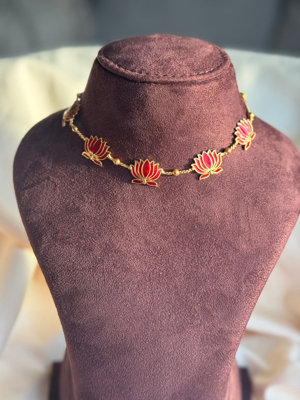 Lotus Red Short Neckpiece Set