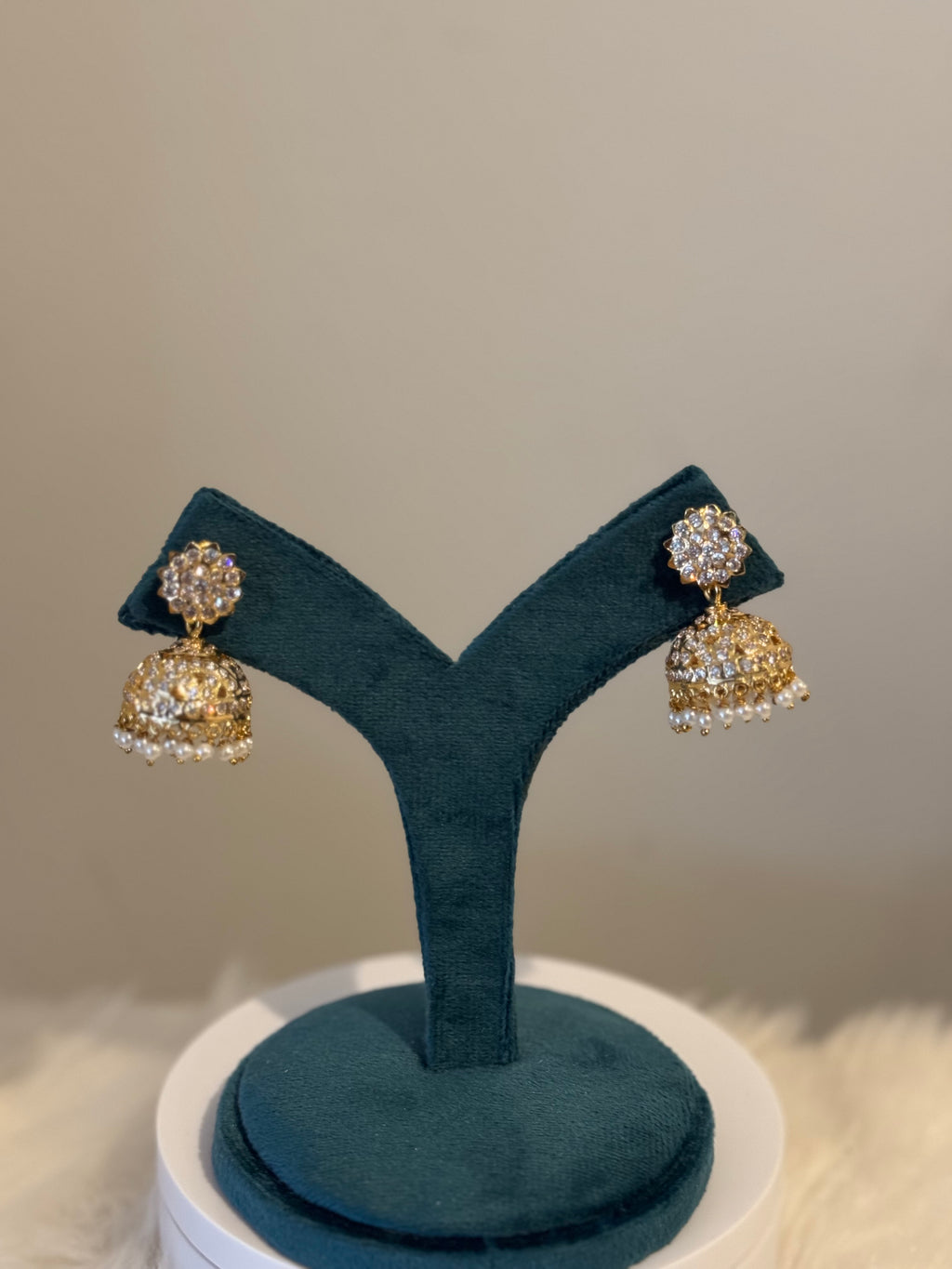 Impoun Jhumki with pearl Beads - Medium