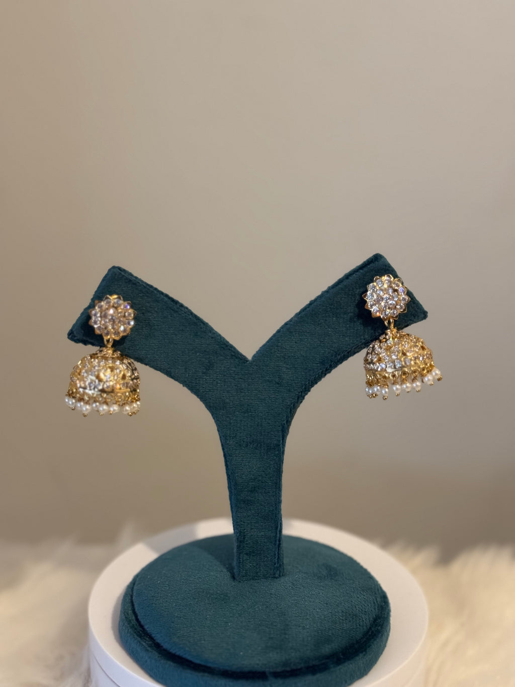 Impoun Jhumki with pearl Beads - Medium