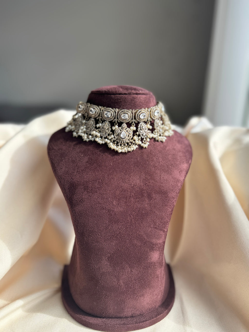 Victorian Choker Set with Earrings – White