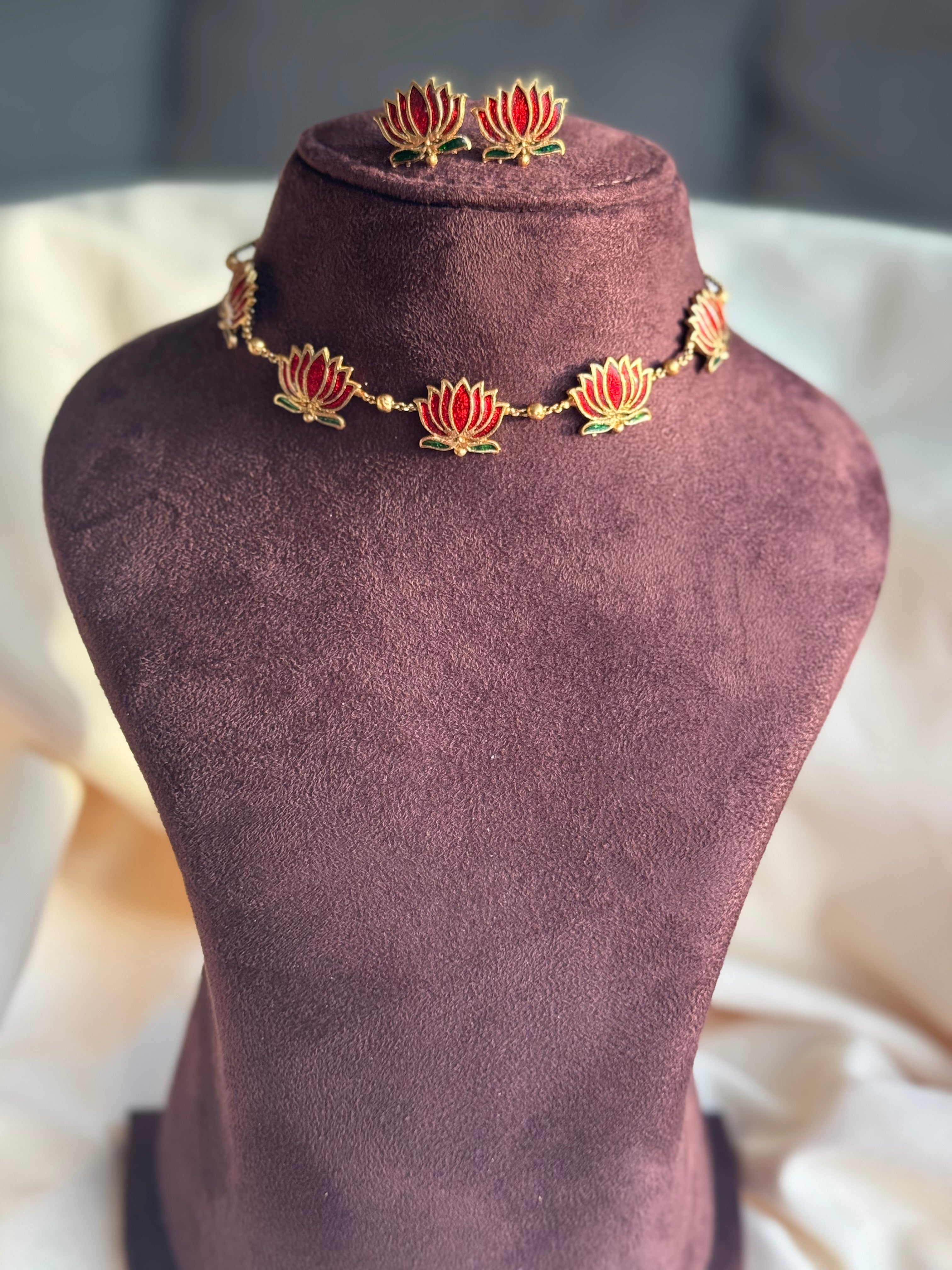 Lotus Red Green Short Neckpiece Set