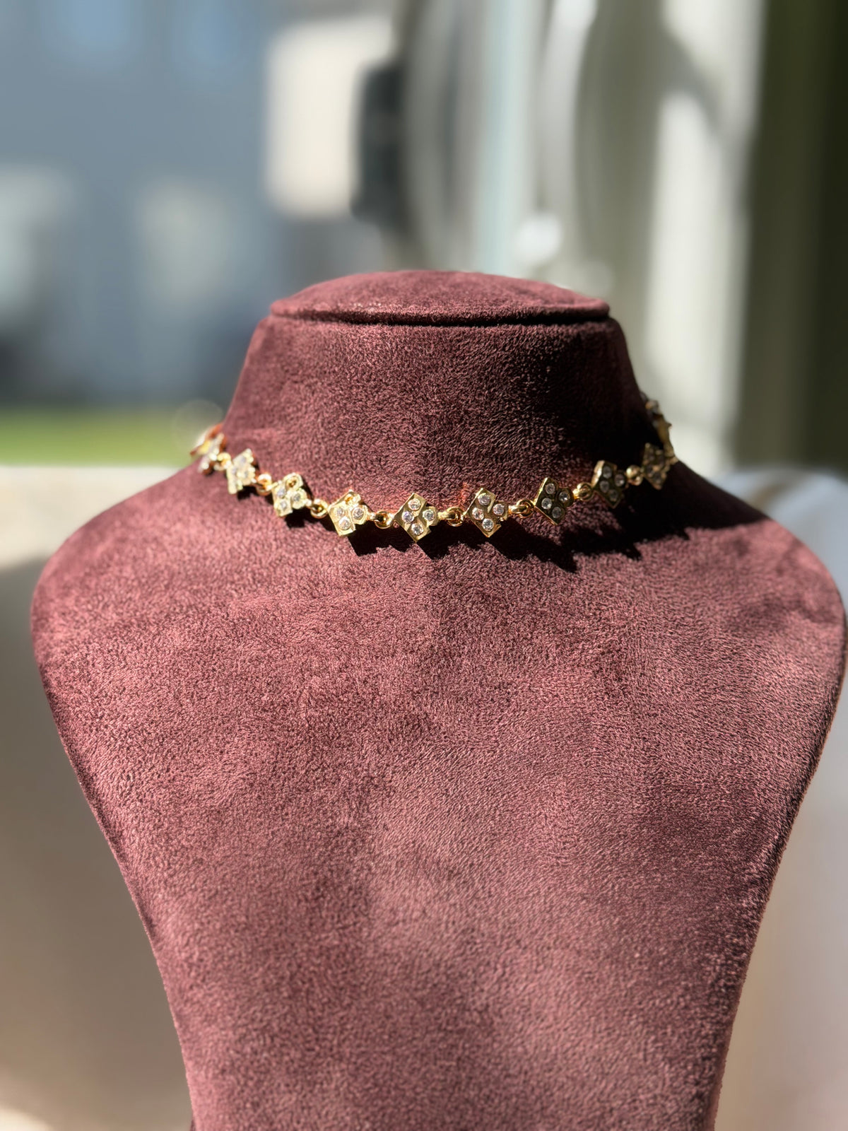Tharshi Impoun Choker