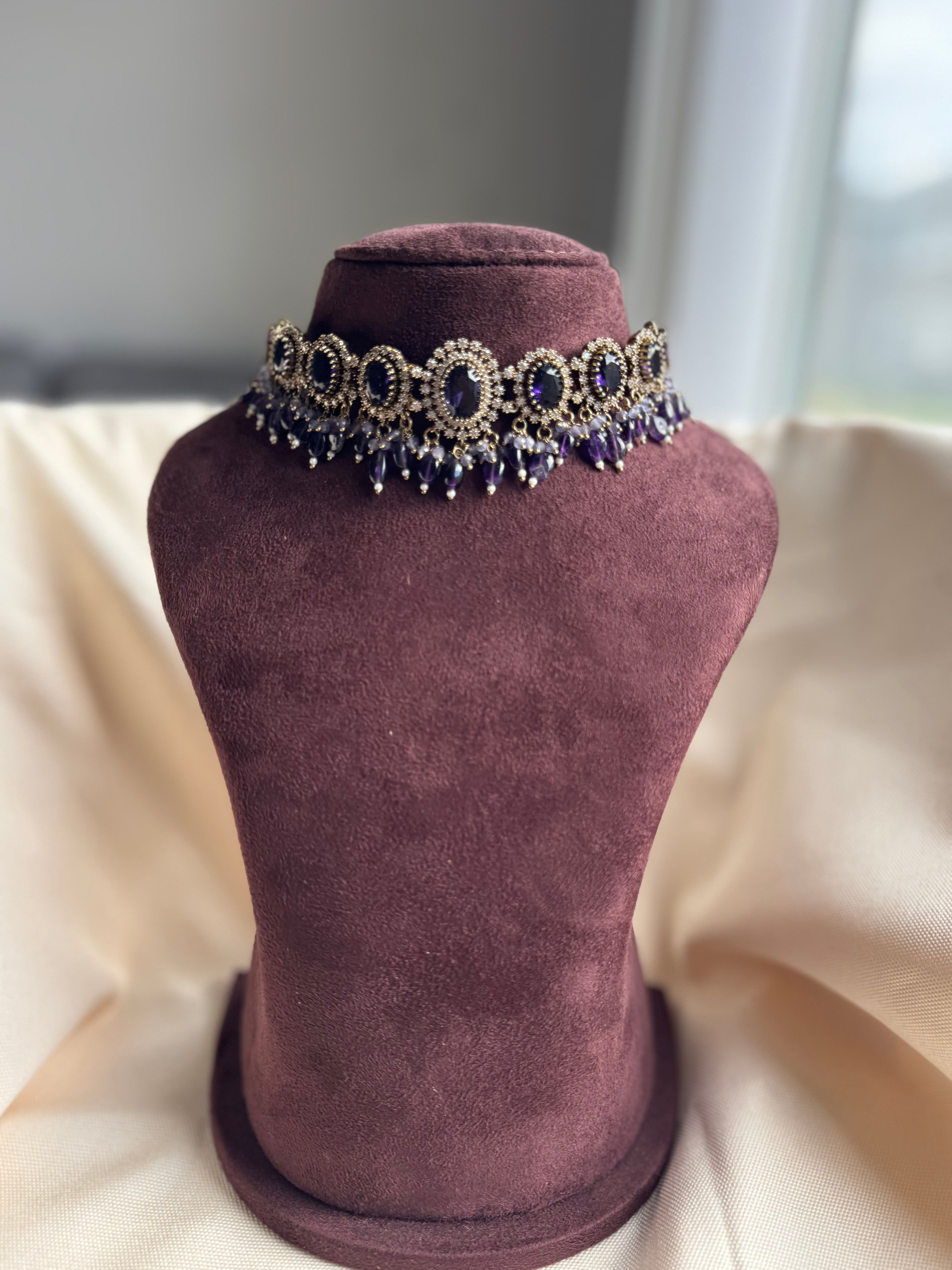 Nive - Victorian Choker Set with Purple Gemstones
