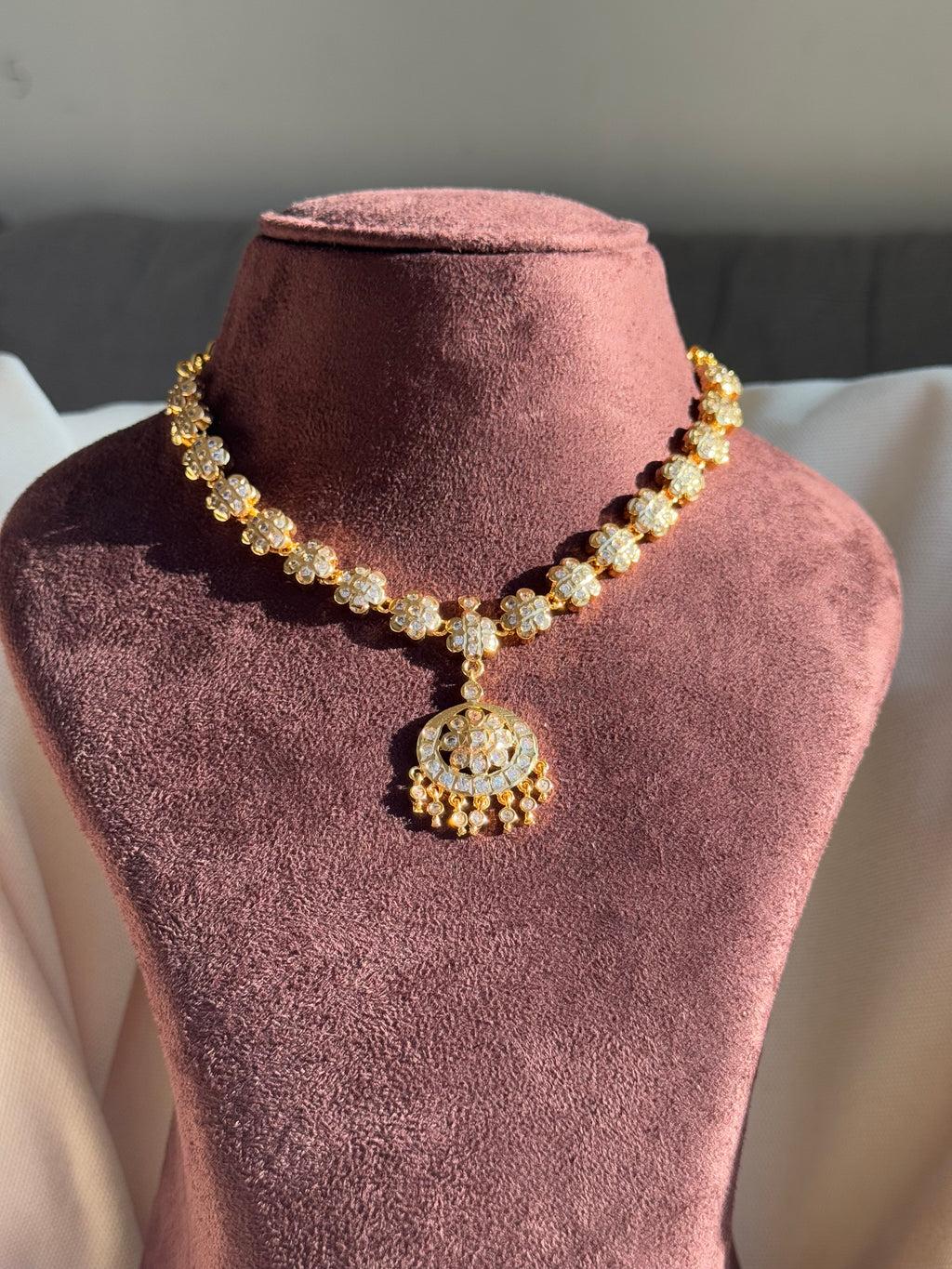 Niro (Goldplated Impoun Attigai)