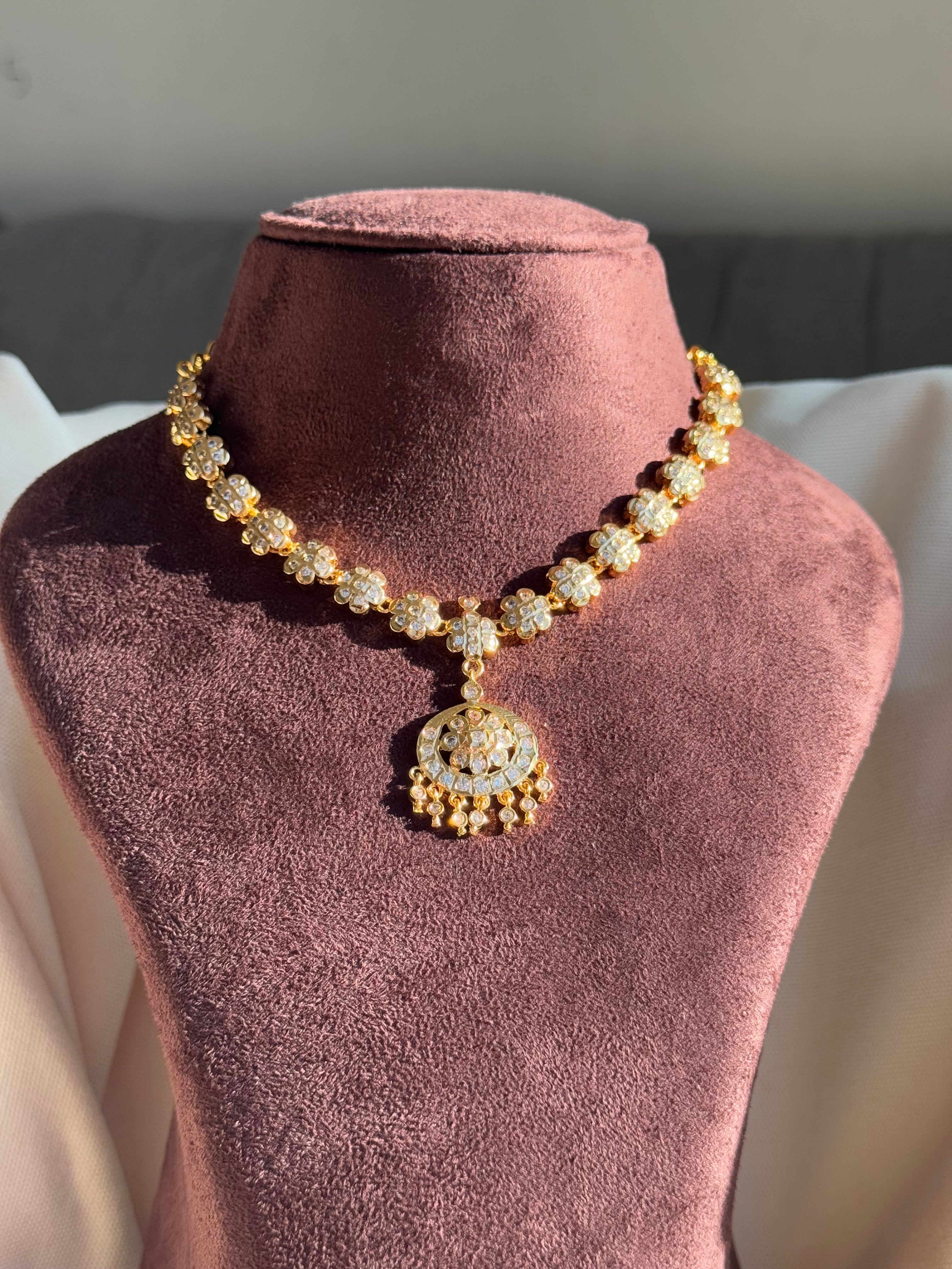 Niro (Goldplated Impoun Attigai)