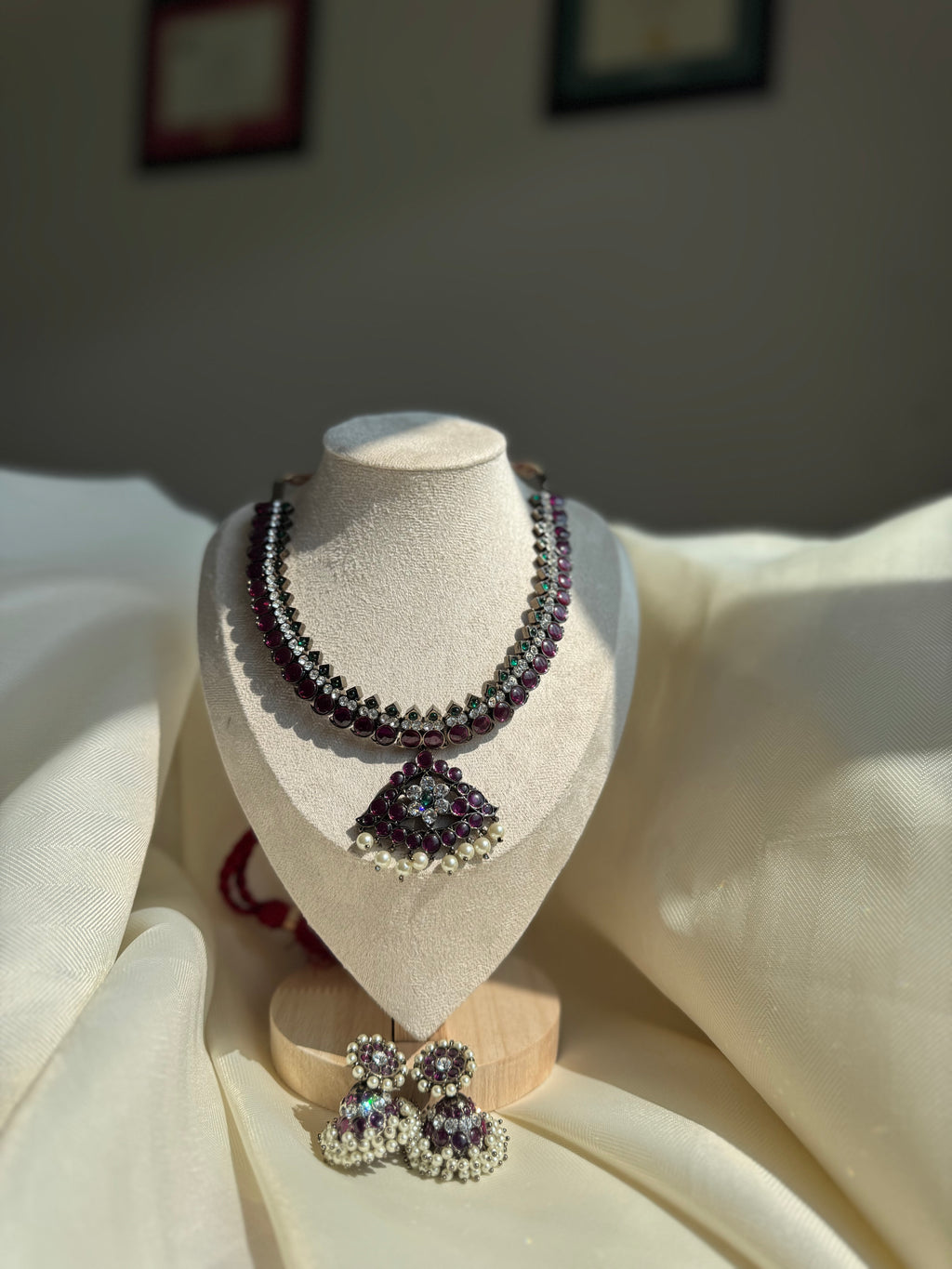 Precious Black Stone Kemp Short Necklace