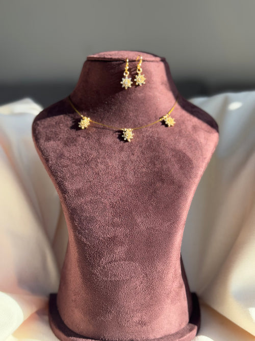 3 Floral Pendant Invisible Chain set -White