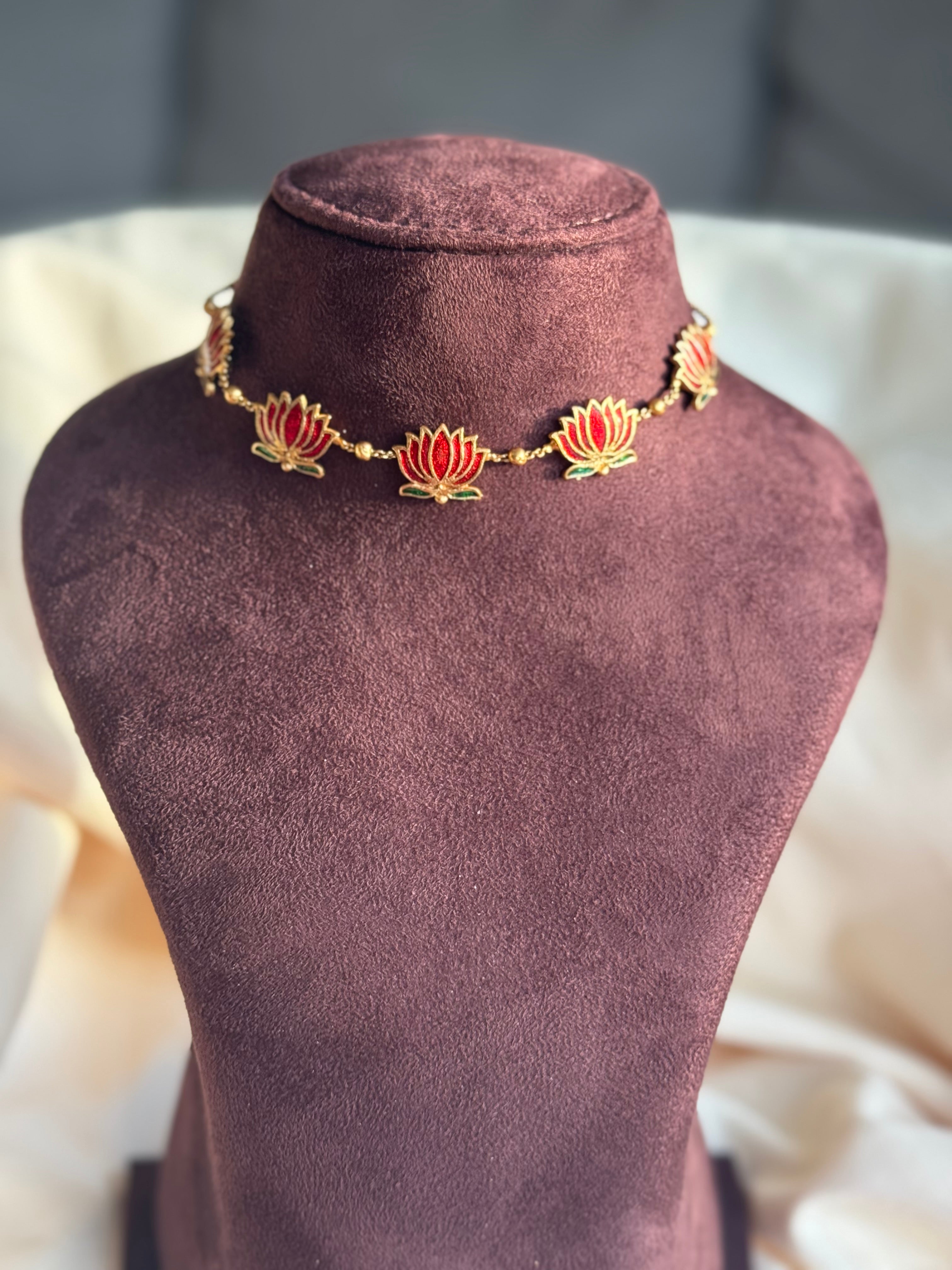 Lotus Red Green Short Neckpiece Set