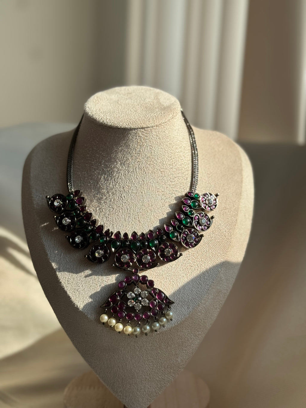 Black Polish Precious Kemp Mango Attigai