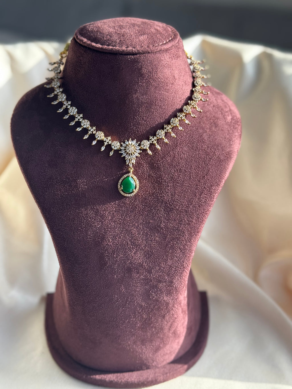 Floral Green Necklace - Green