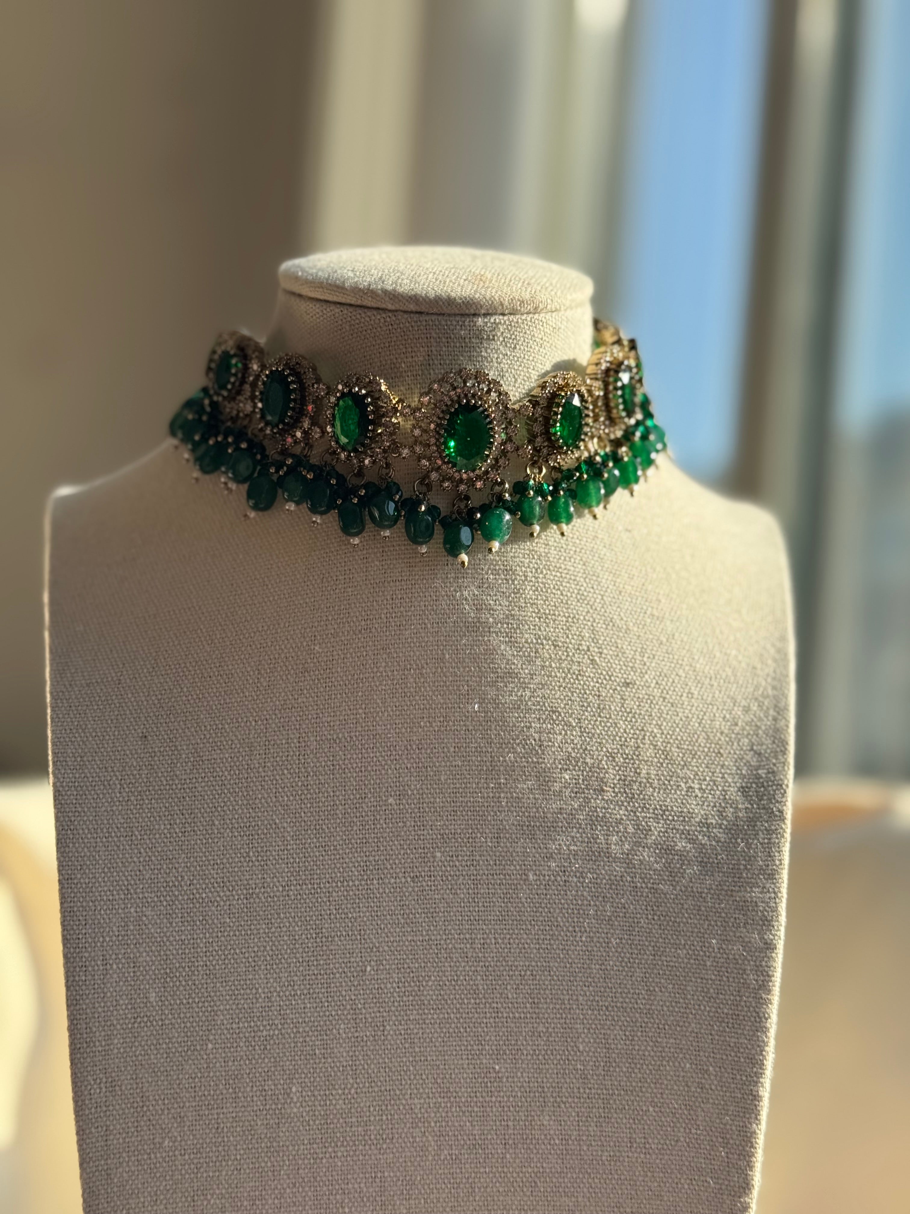 Nive- Victorian Choker Set with Emerald Green Stones