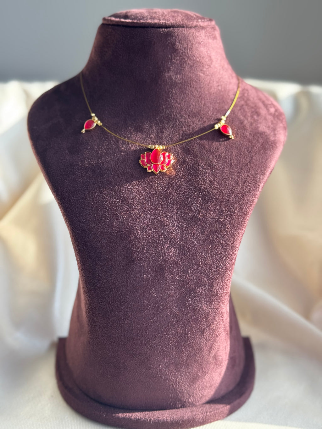 Lotus Pendant Invisible Chain-Red