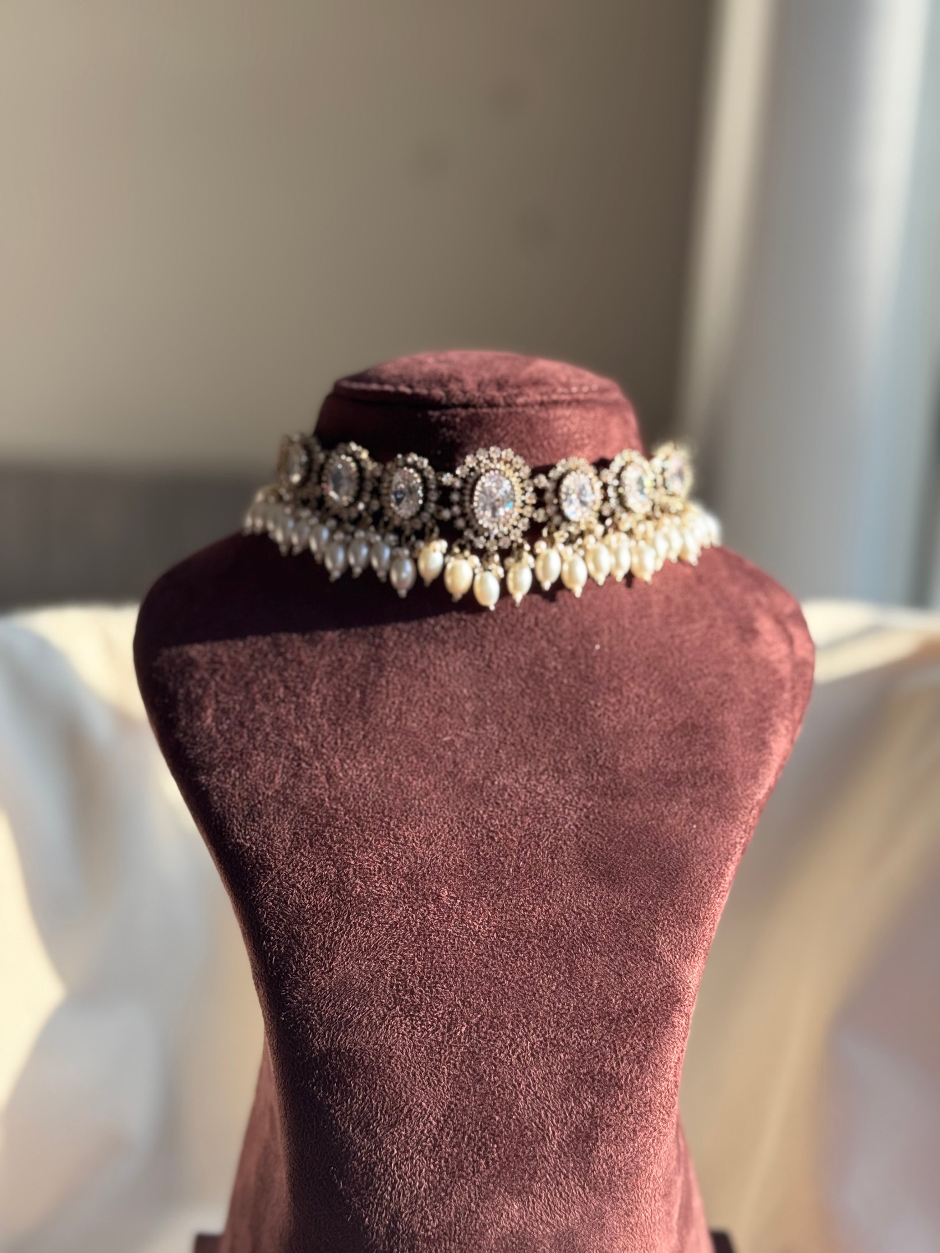 Nive- Victorian Choker Set with White Gemstones