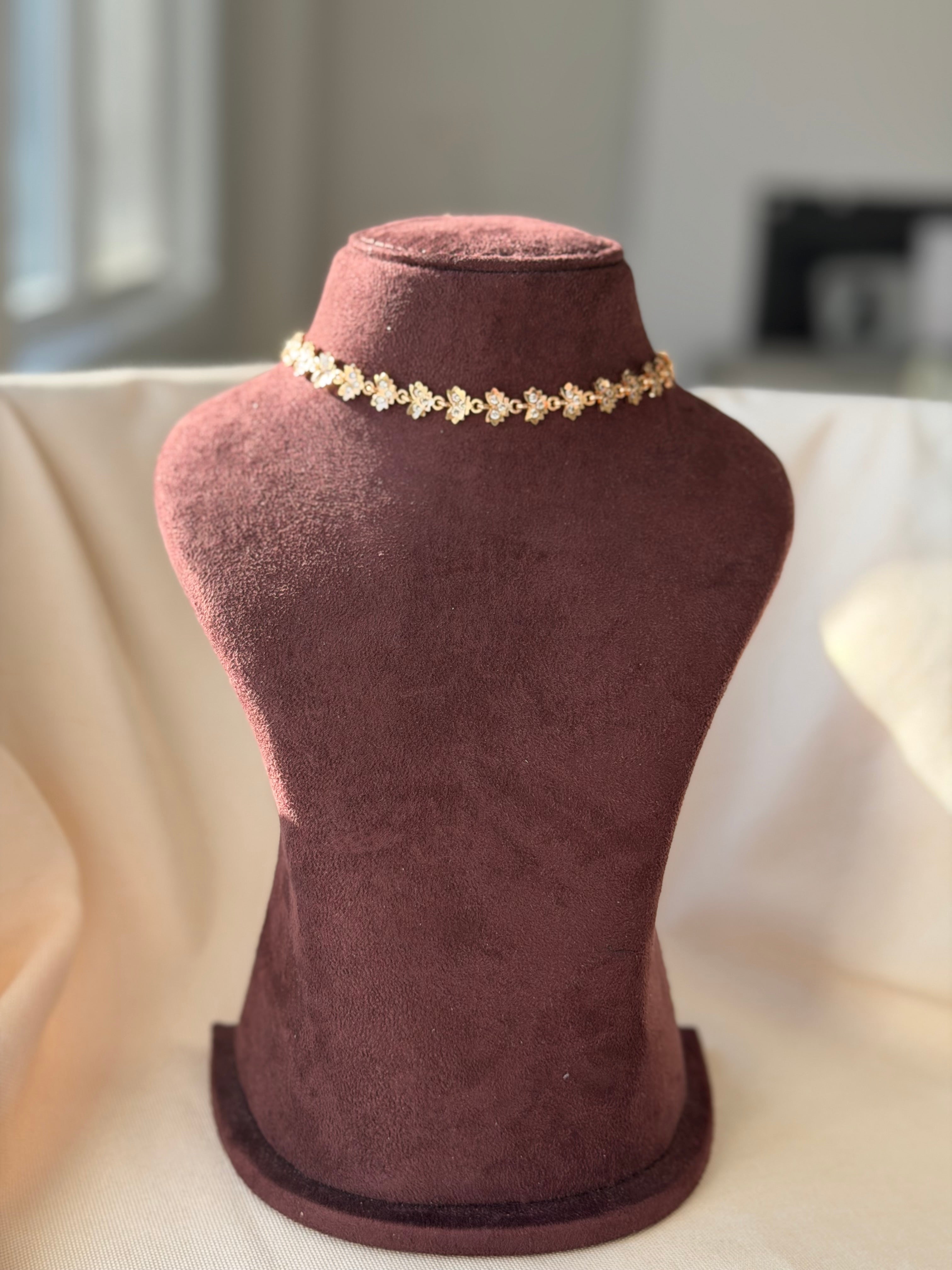Traditional Impoun Choker White Stone- IM05
