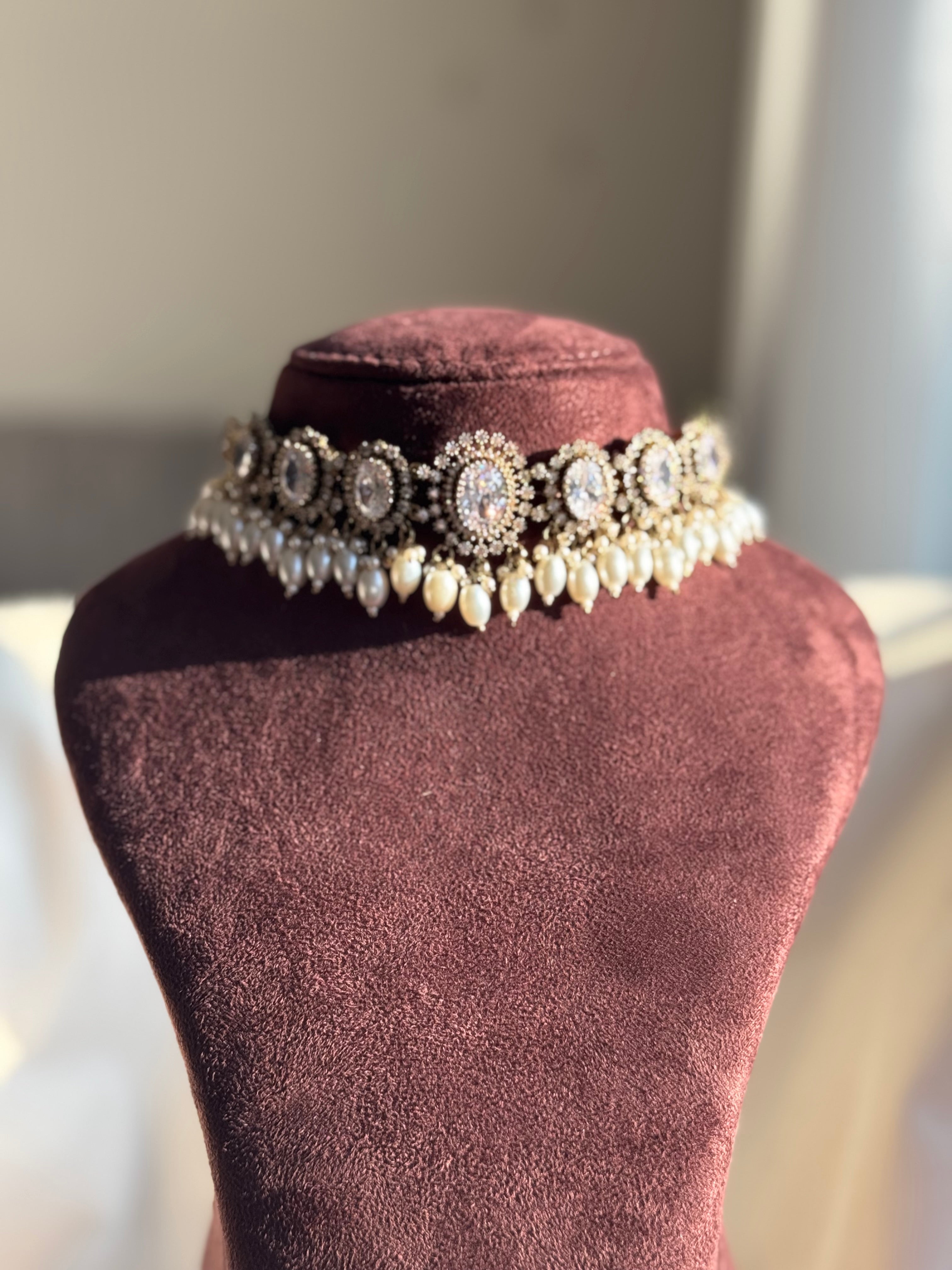 Nive- Victorian Choker Set with White Gemstones