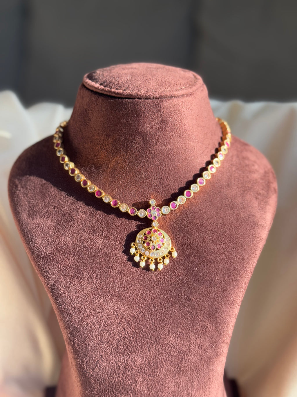 Impoun Stone Necklace set