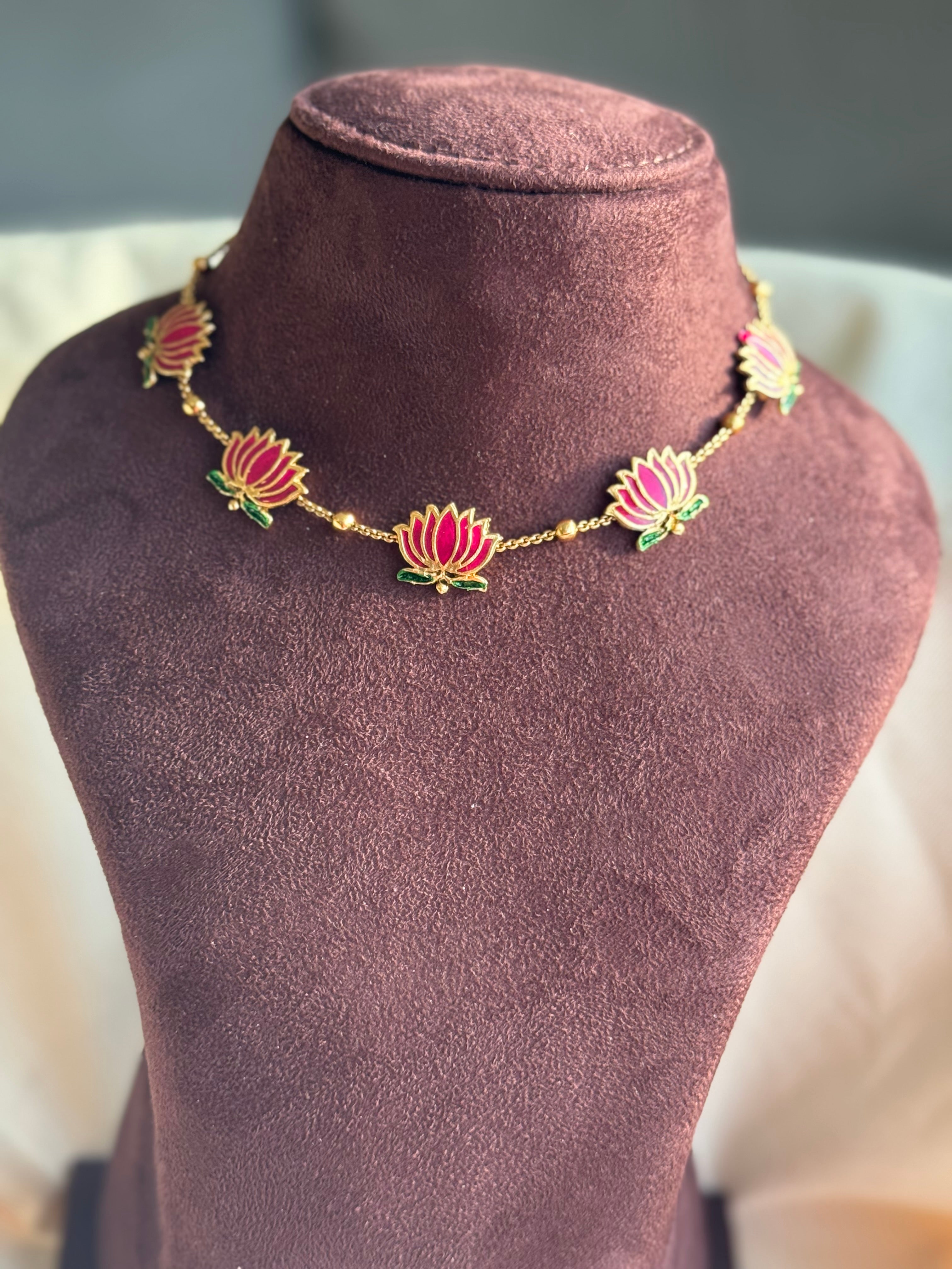 Lotus Pink Green Short Neckpiece Set