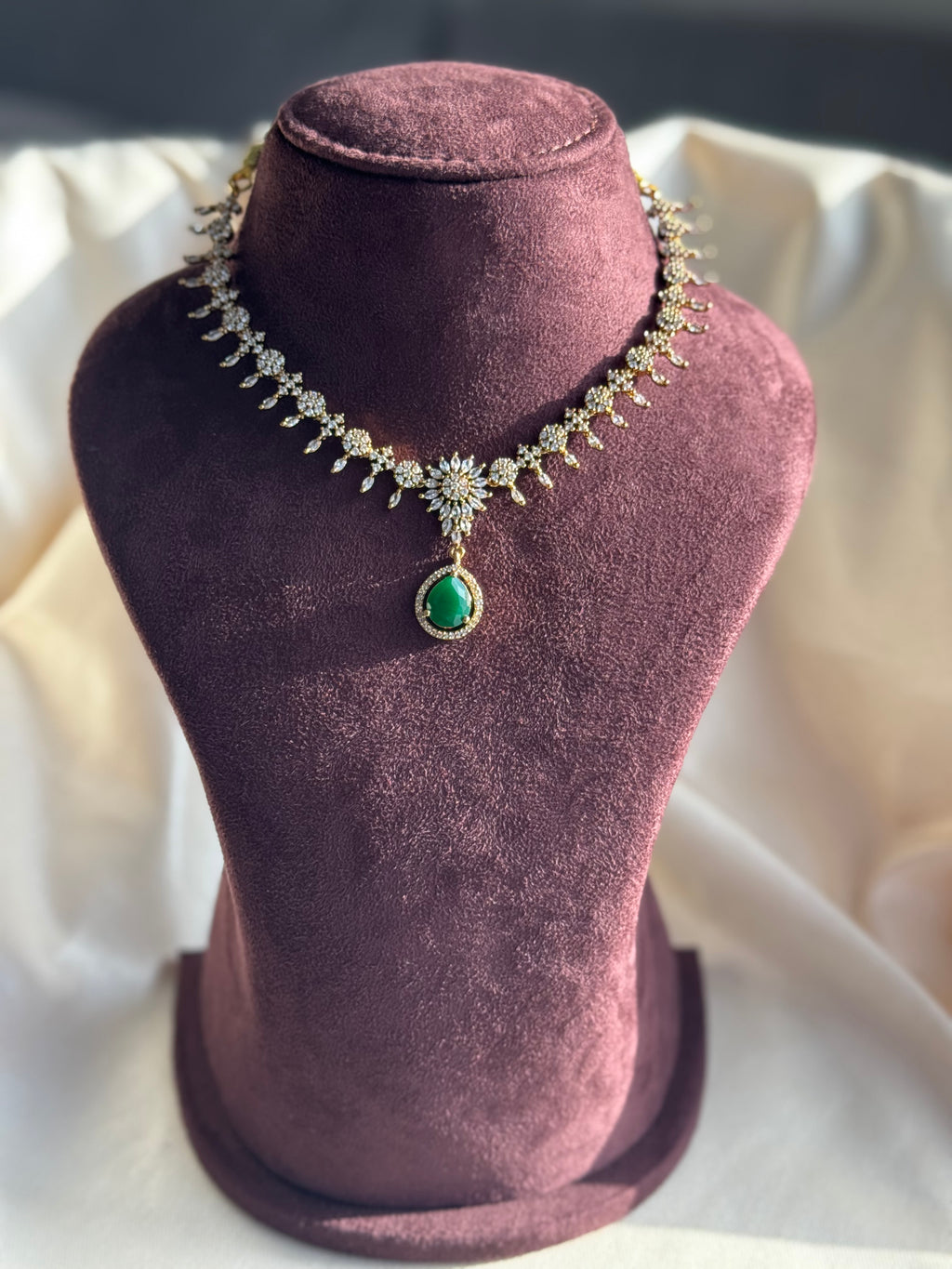 Floral Green Necklace - Green