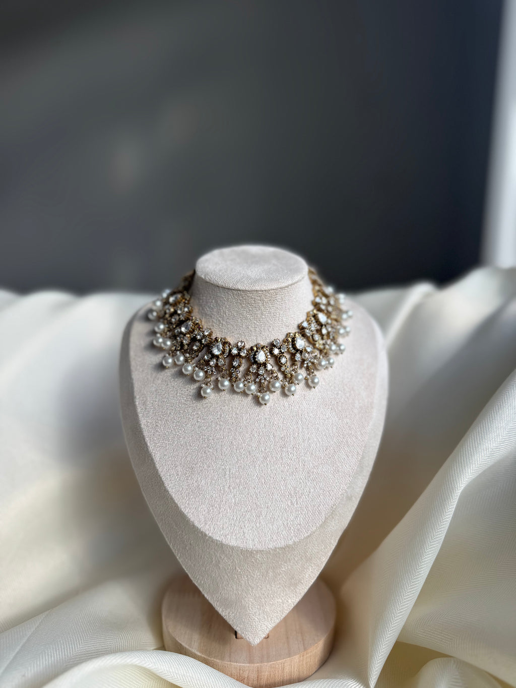 Ashvi -Victorian Stone Short Necklace Set - White