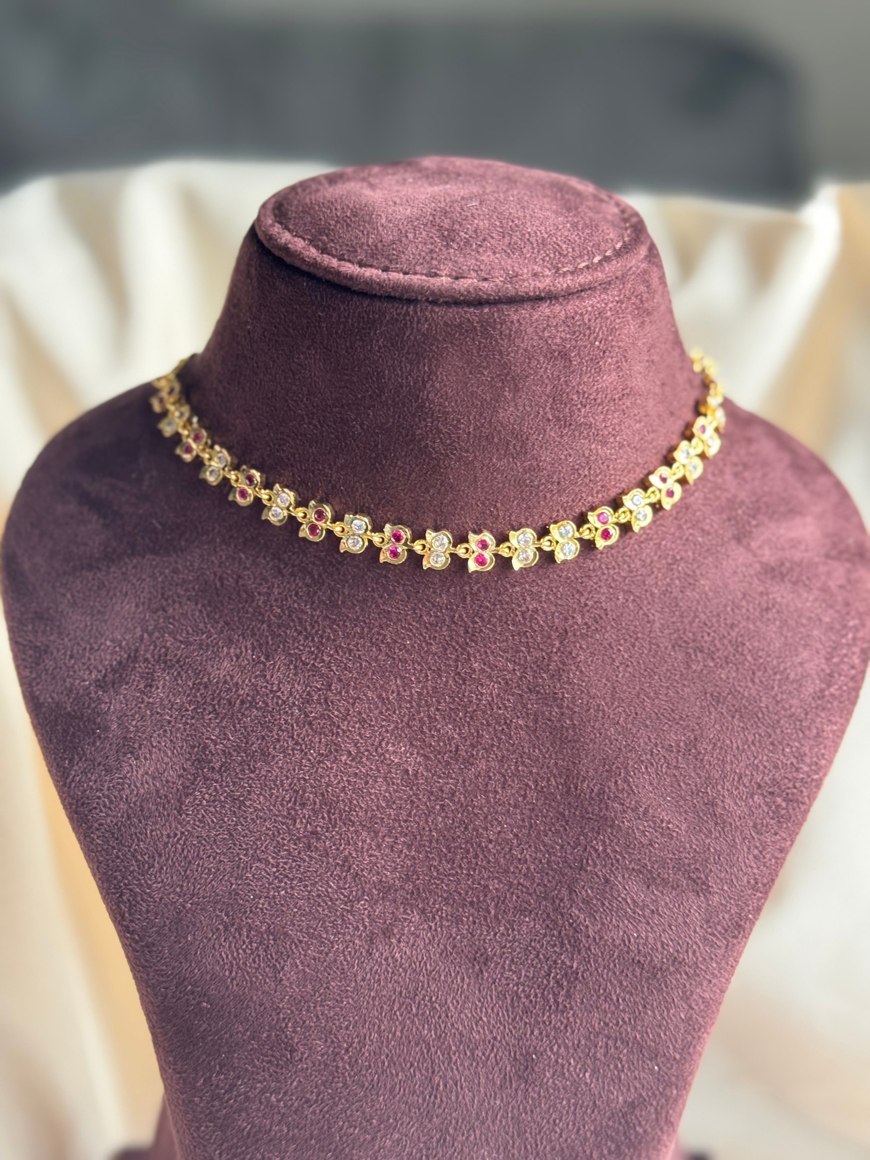 Traditional Impoun Chocker With White and Pink Stone