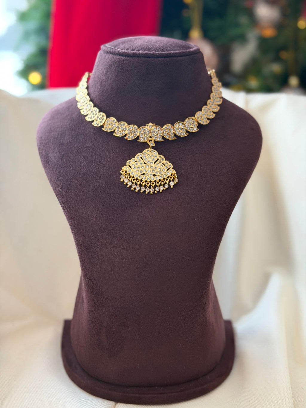 Impoun White Stone Attigai