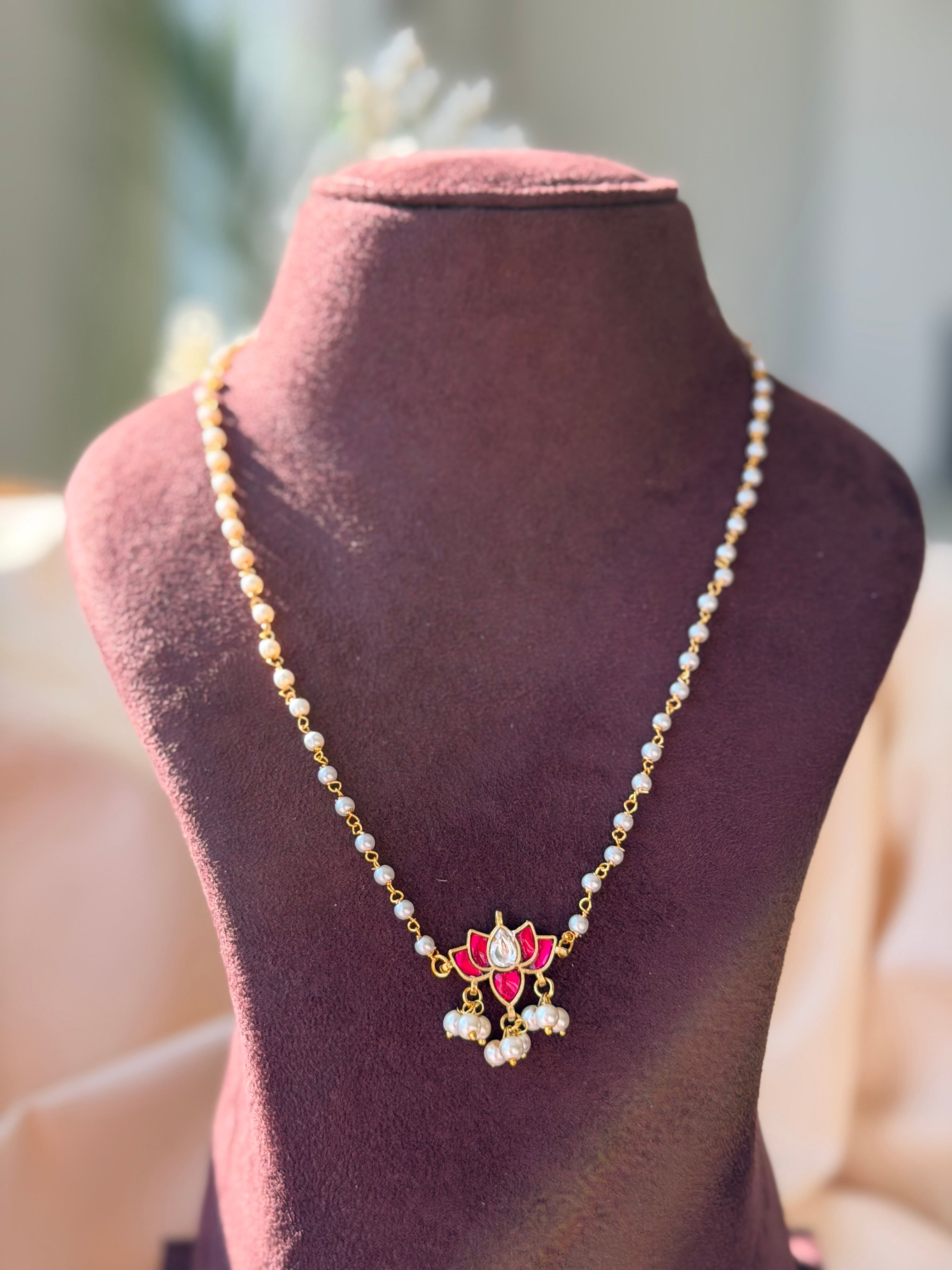 Lotus Pearl long Chain