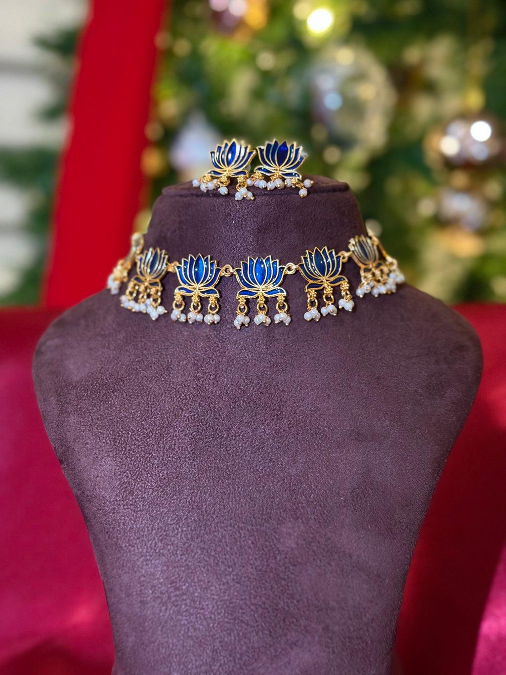 Lotus Pendant Short Neckpiece Set With Pearls- Navy Blur