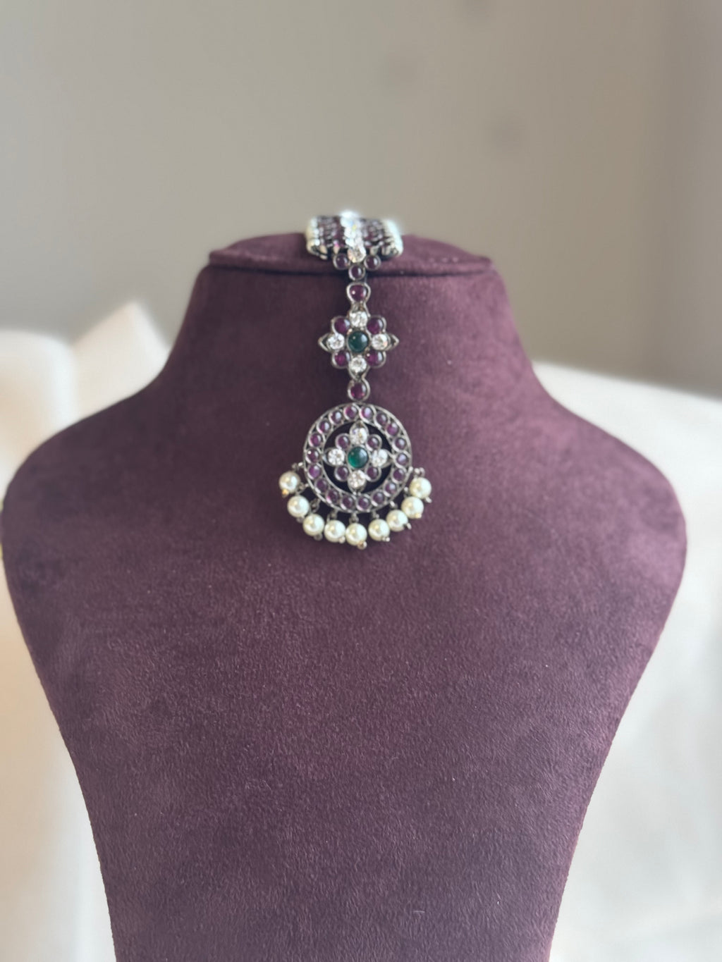 Floral Motif Red Stone Kemp Mang Tikka-Red White & Green-Pearl