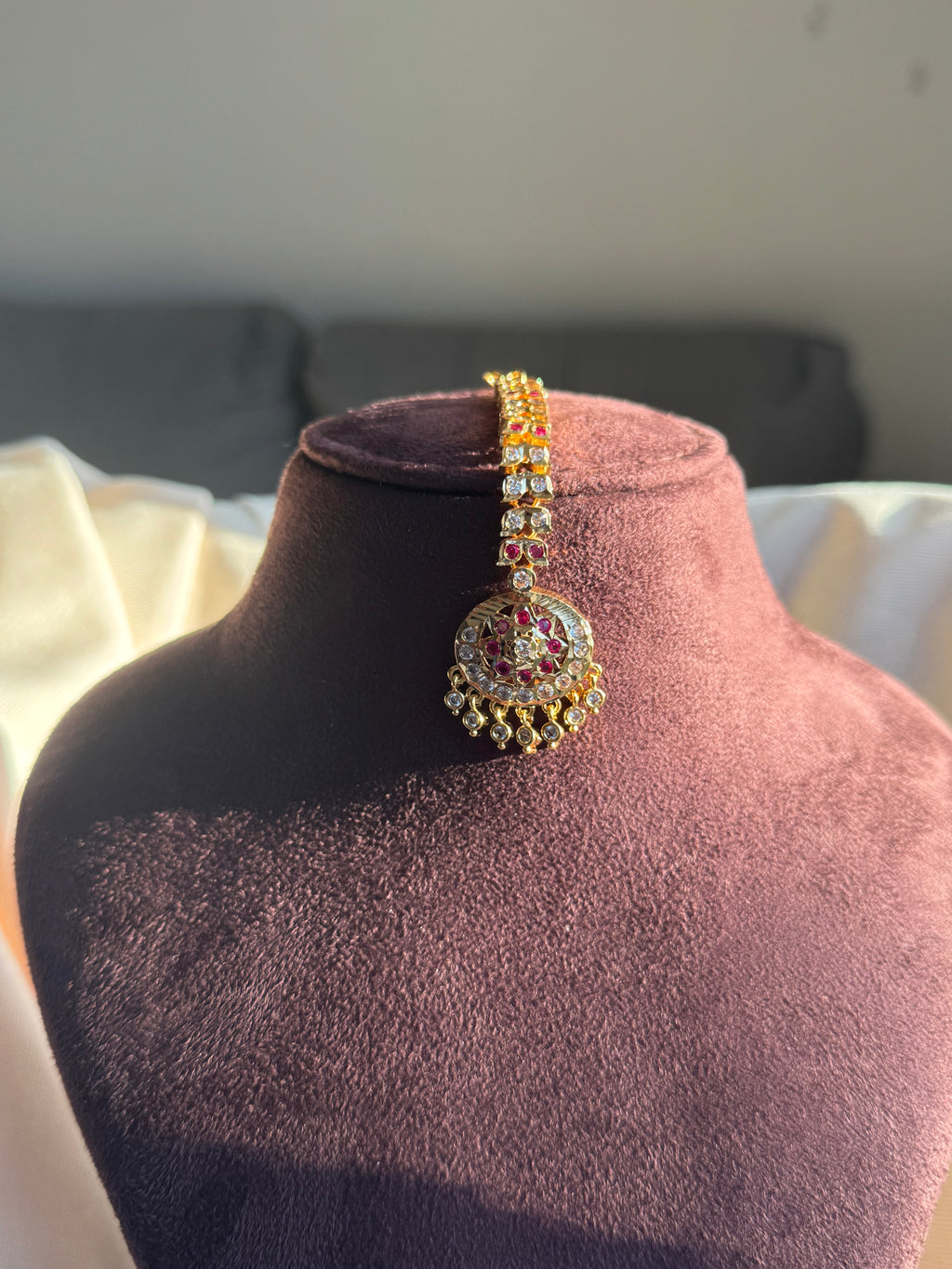 White and Ruby Stone Impoun Tikka