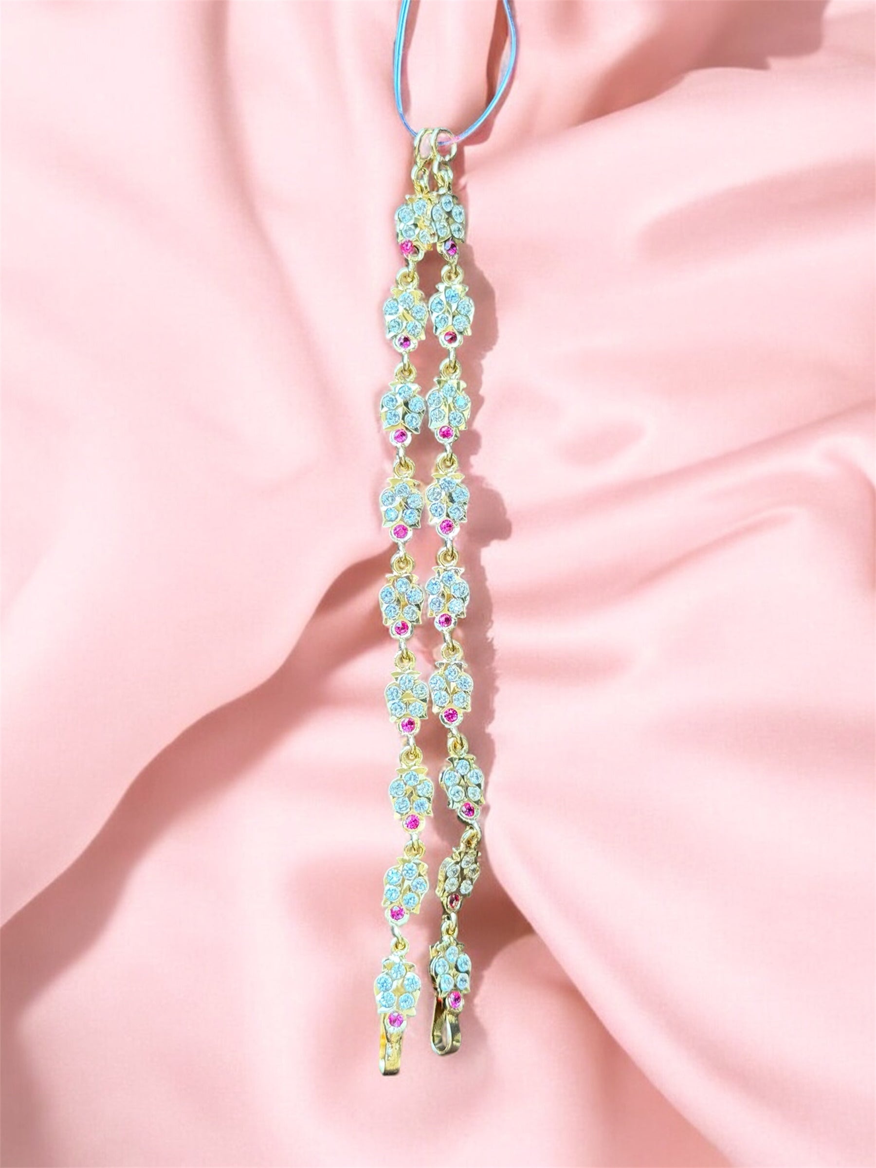 Ruby and white Impoun Ear Mattle