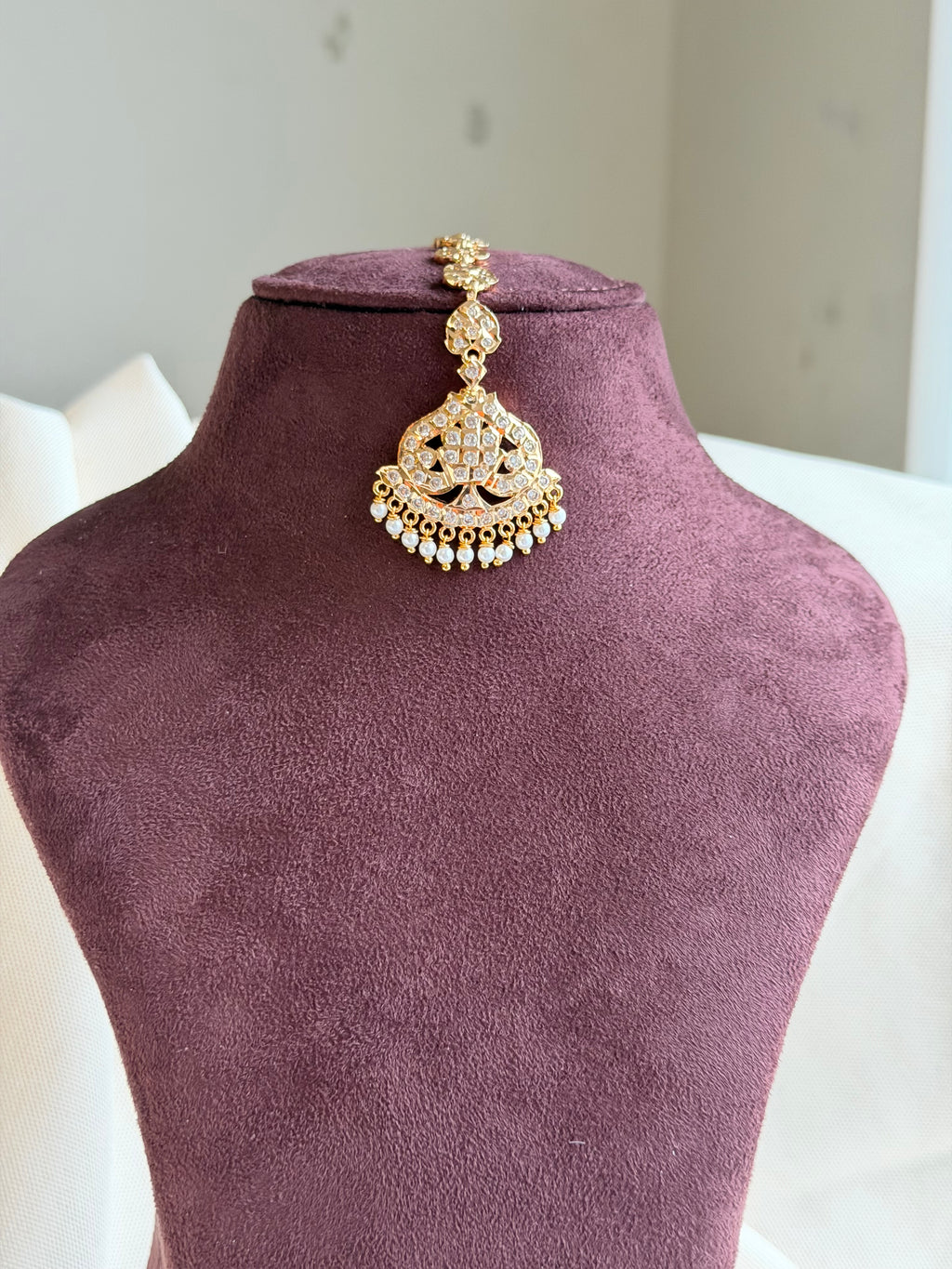 Kamshi- Impoun Pearl Beads Tikka