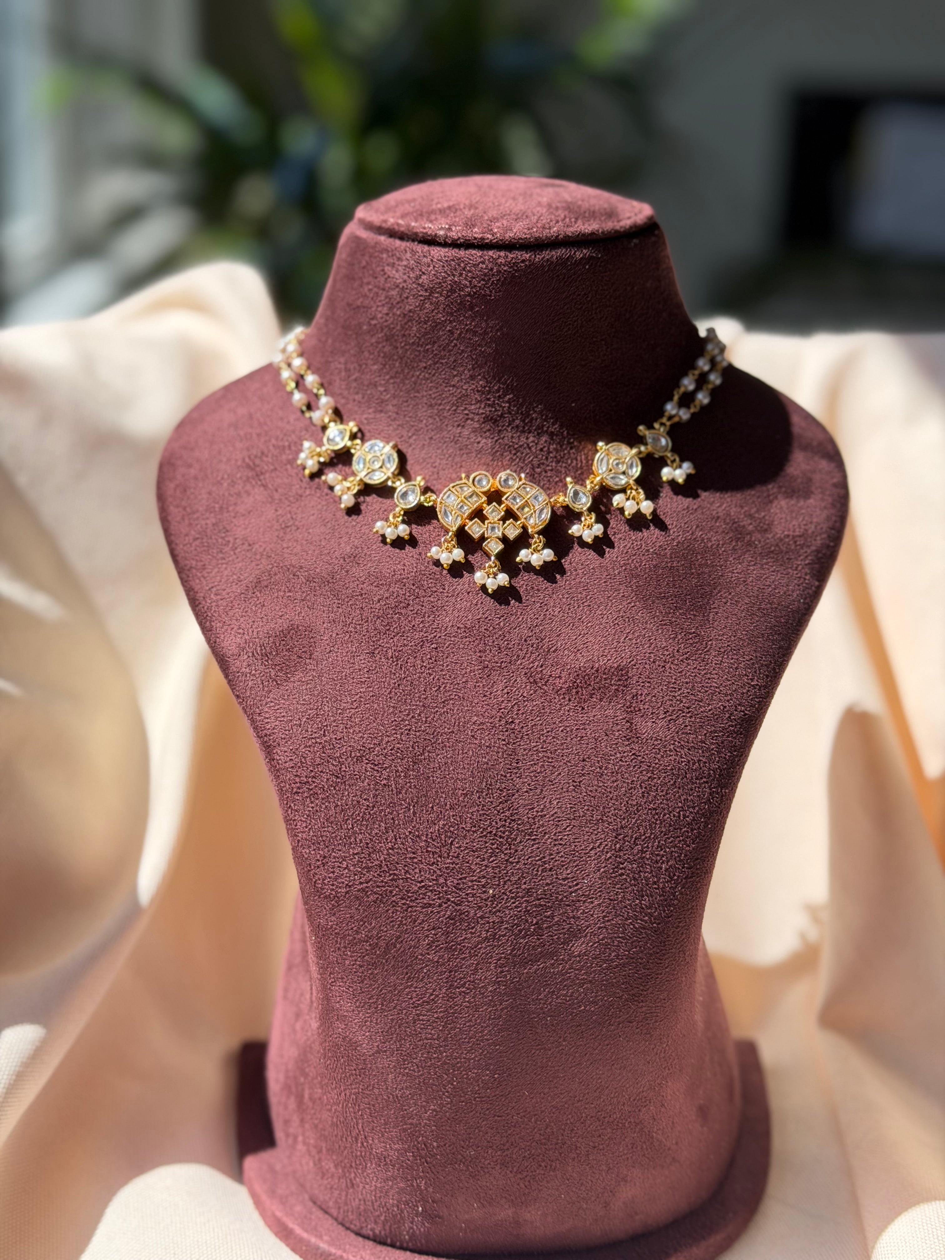 Ani- White Stone Kundan Choker