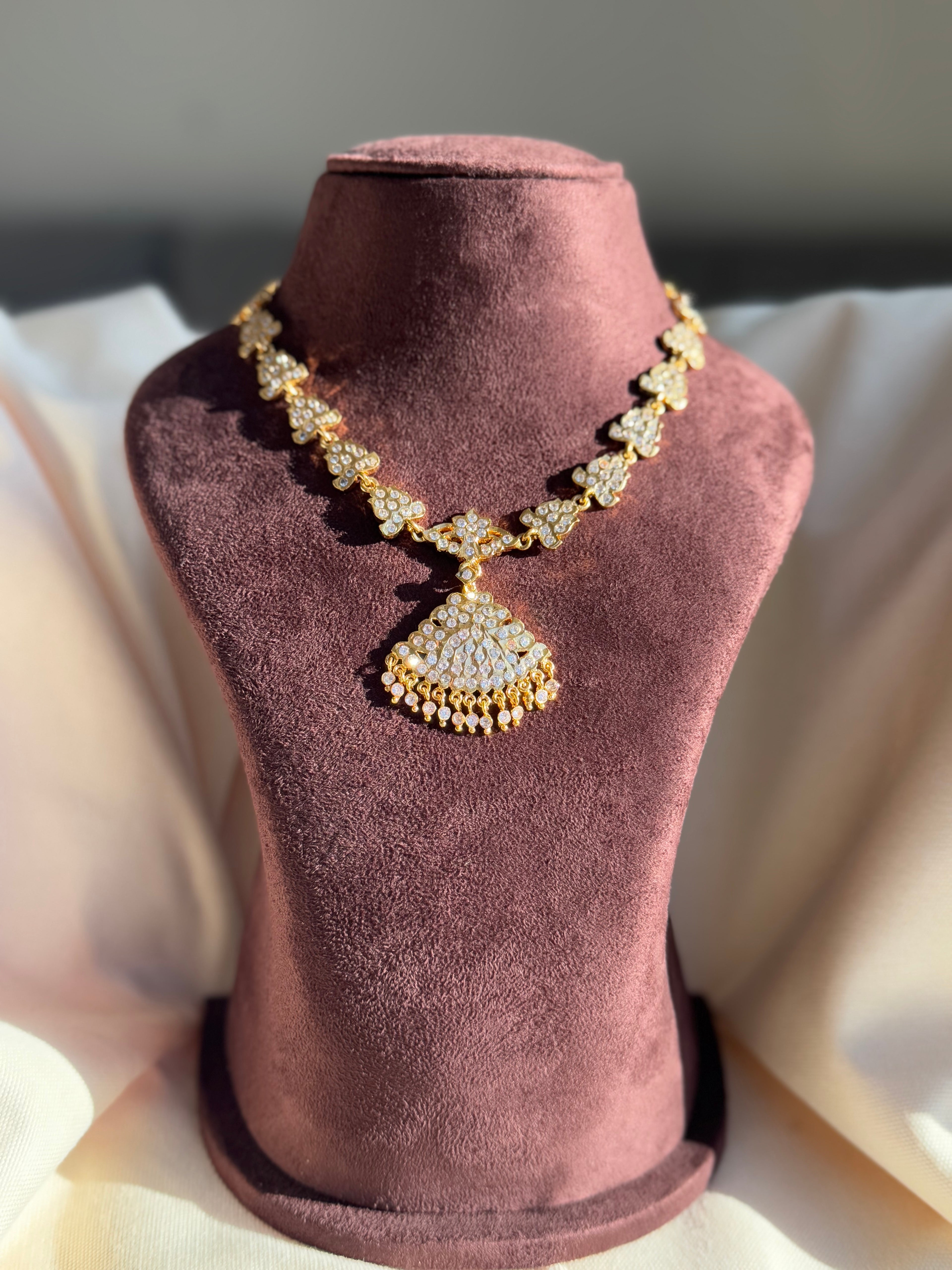 Mathu- Impoun Necklace