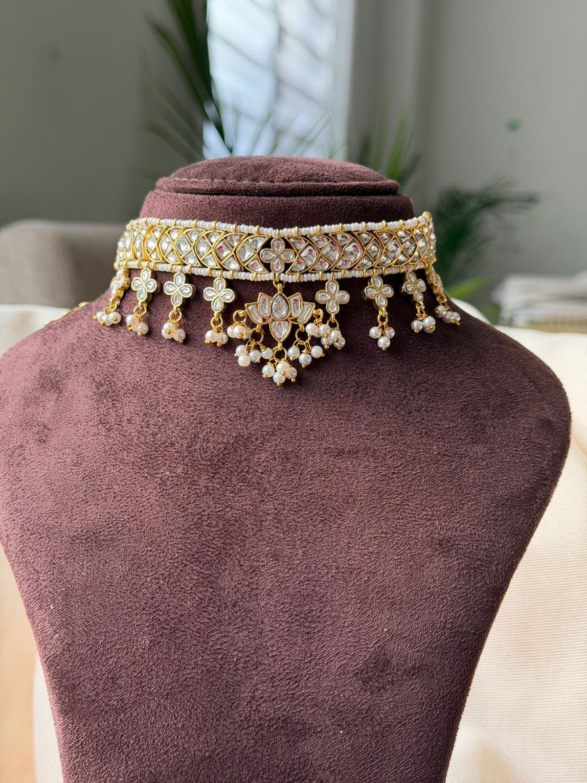 Lotus Design white Kundan Choker