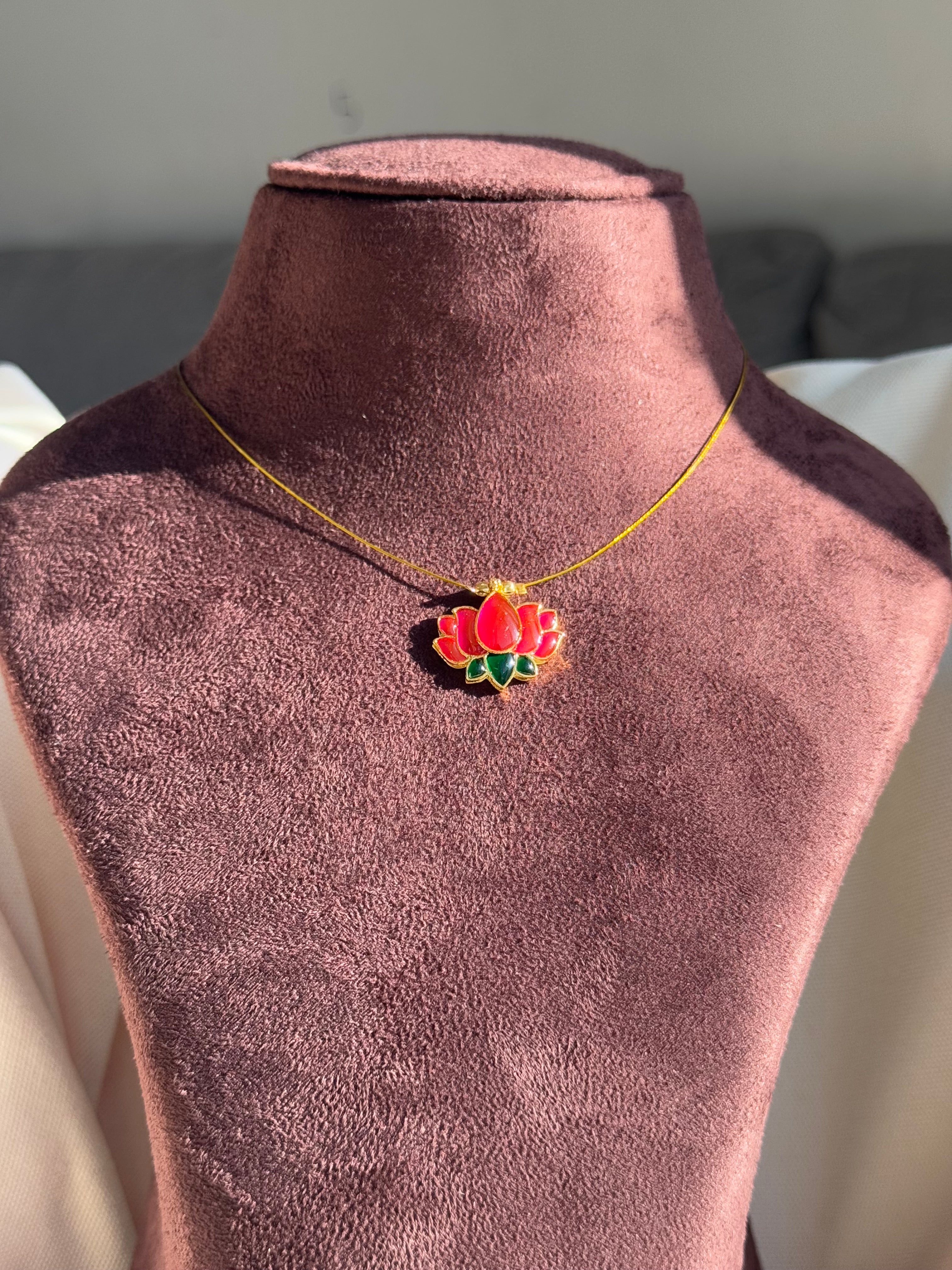 Lotus Pendant Invisible Chain-Green Red