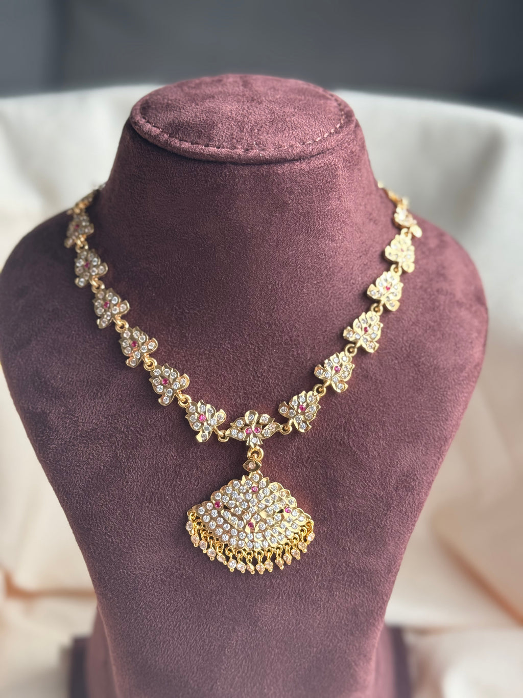 Mathu -Impoun White and Pink Stone Attigai