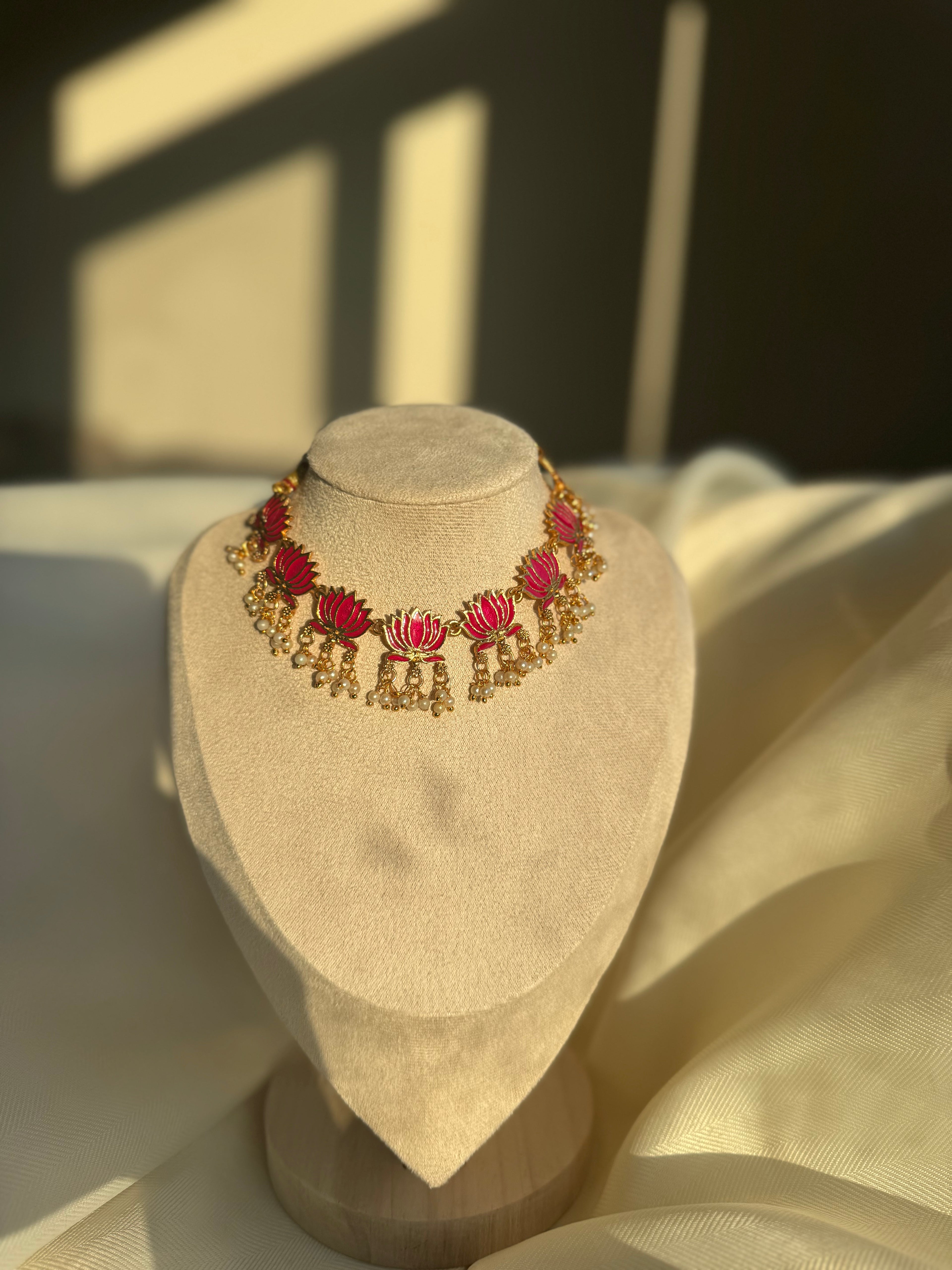 Lotus Pendant Short Neckpiece Set With Pearls