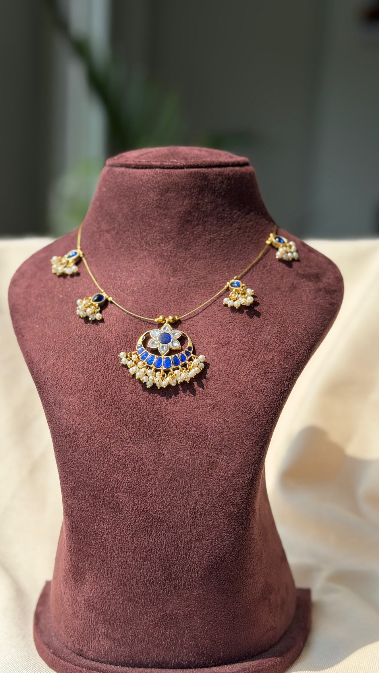 Blue Invisble chain