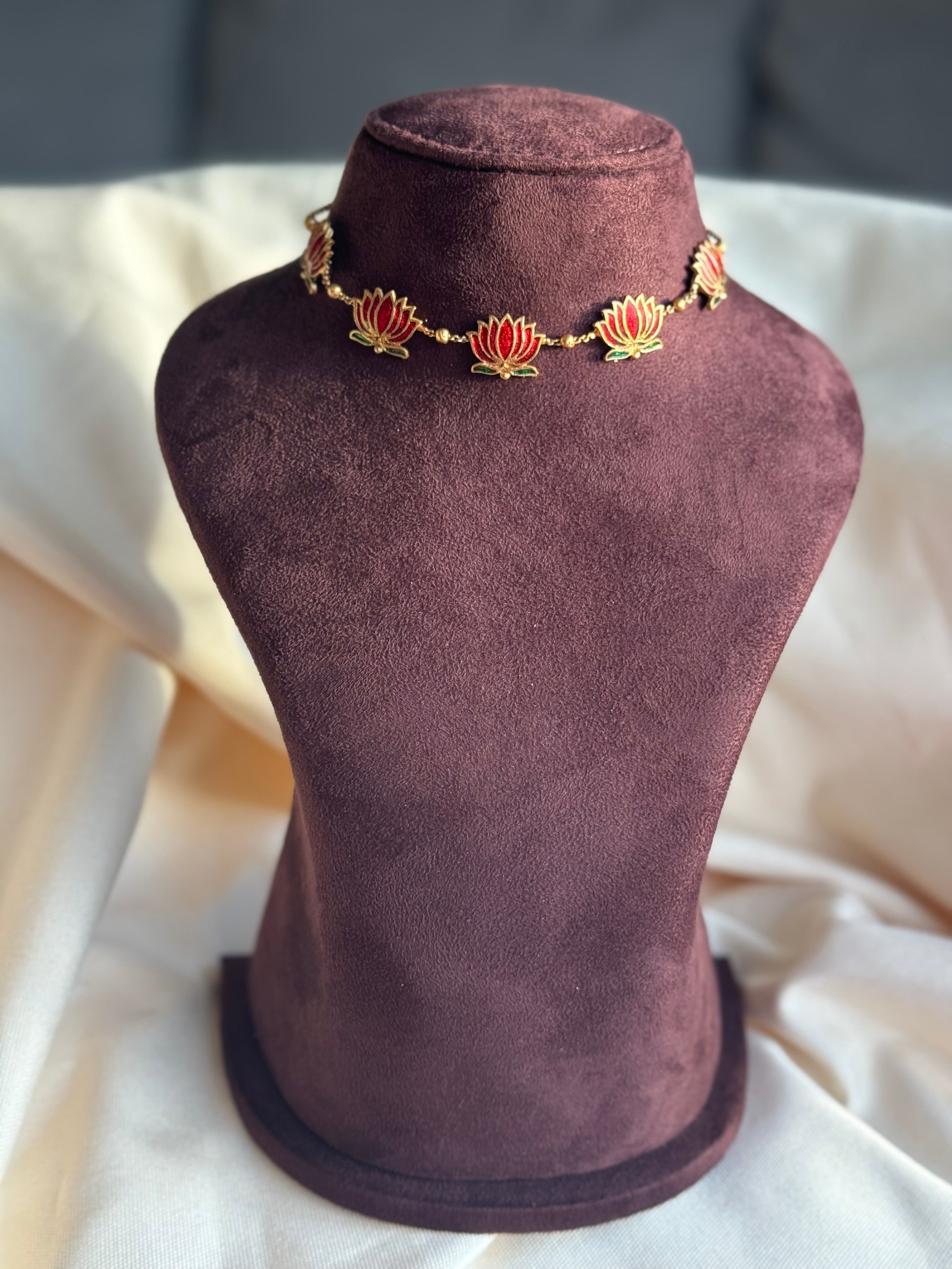 Lotus Red Green Short Neckpiece Set