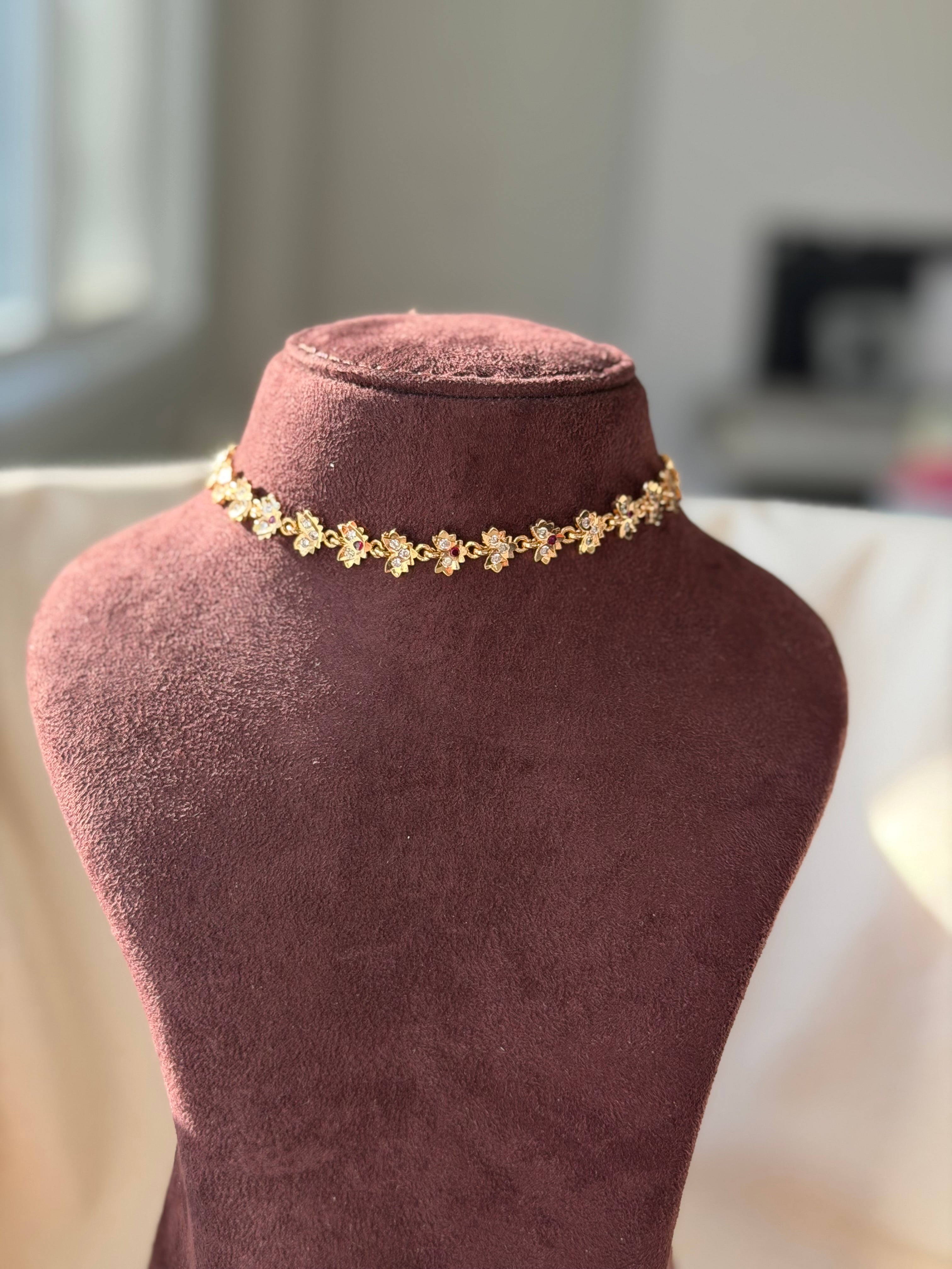 Traditional Impoun Choker Ruby/White Stone